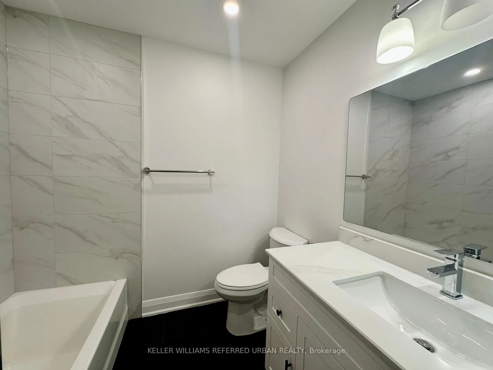 906 Marinet Crescent, #MAIN