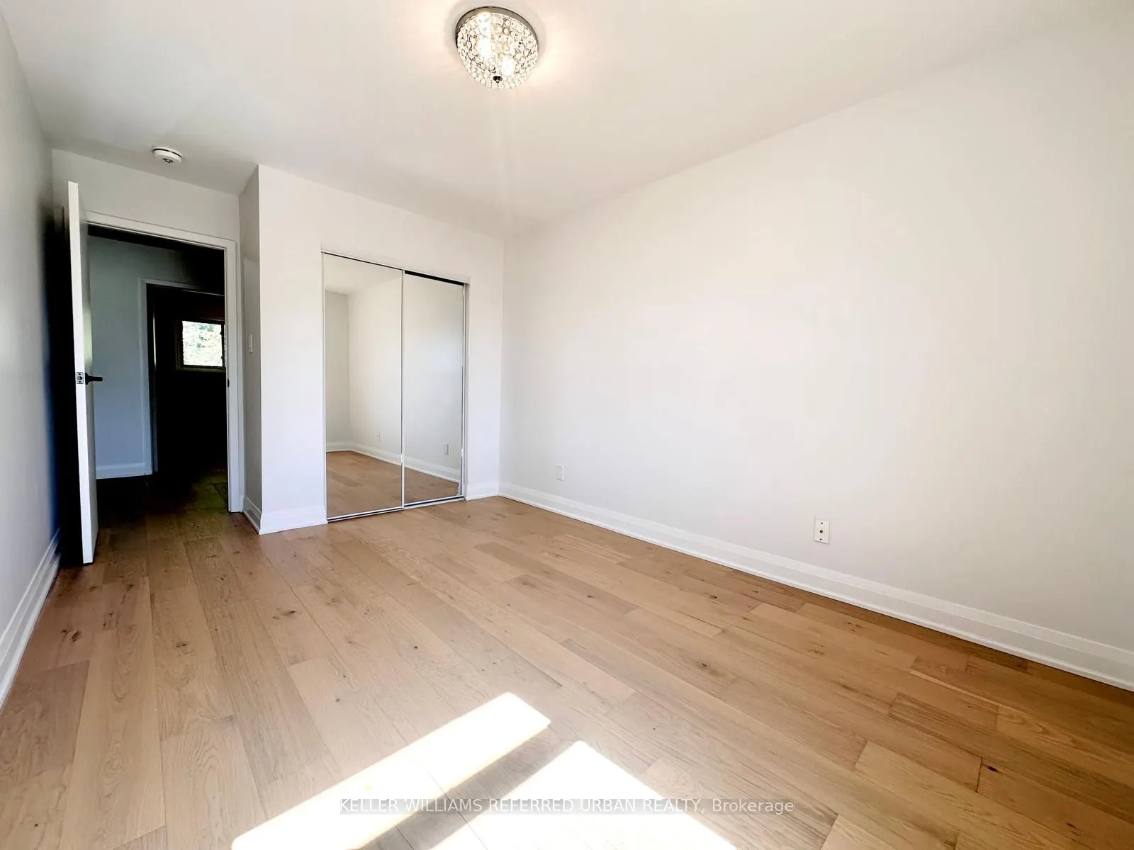 906 Marinet Crescent, #MAIN