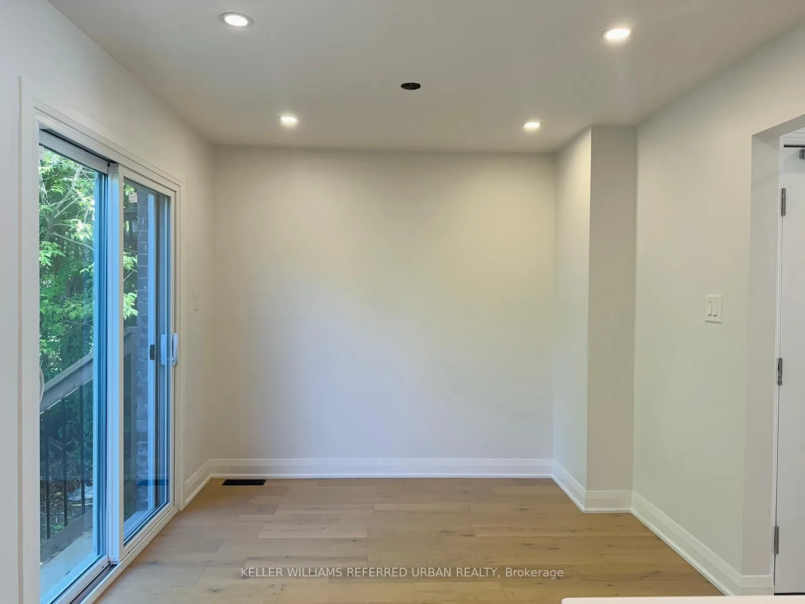 906 Marinet Crescent, #MAIN