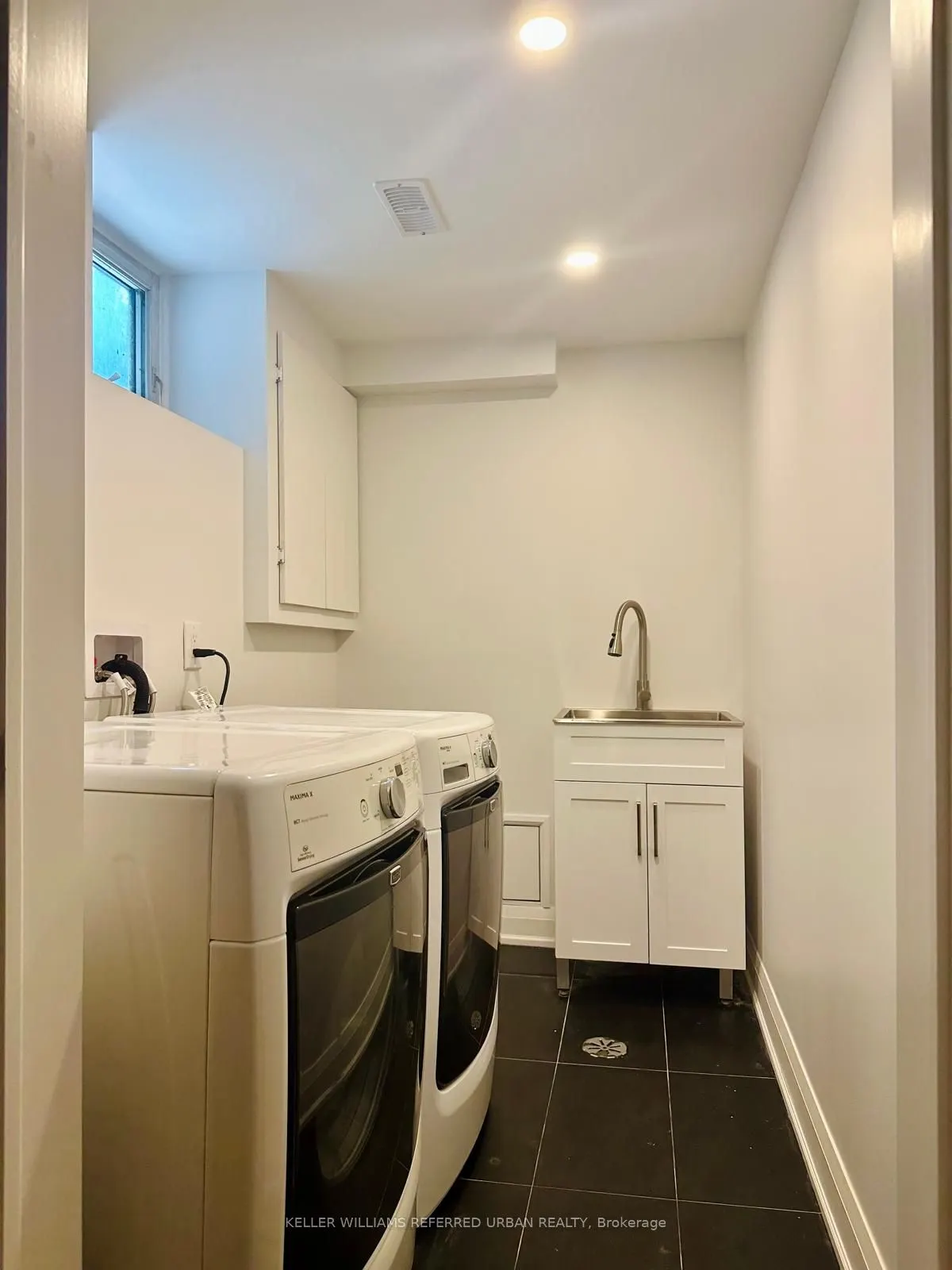 906 Marinet Crescent, #MAIN