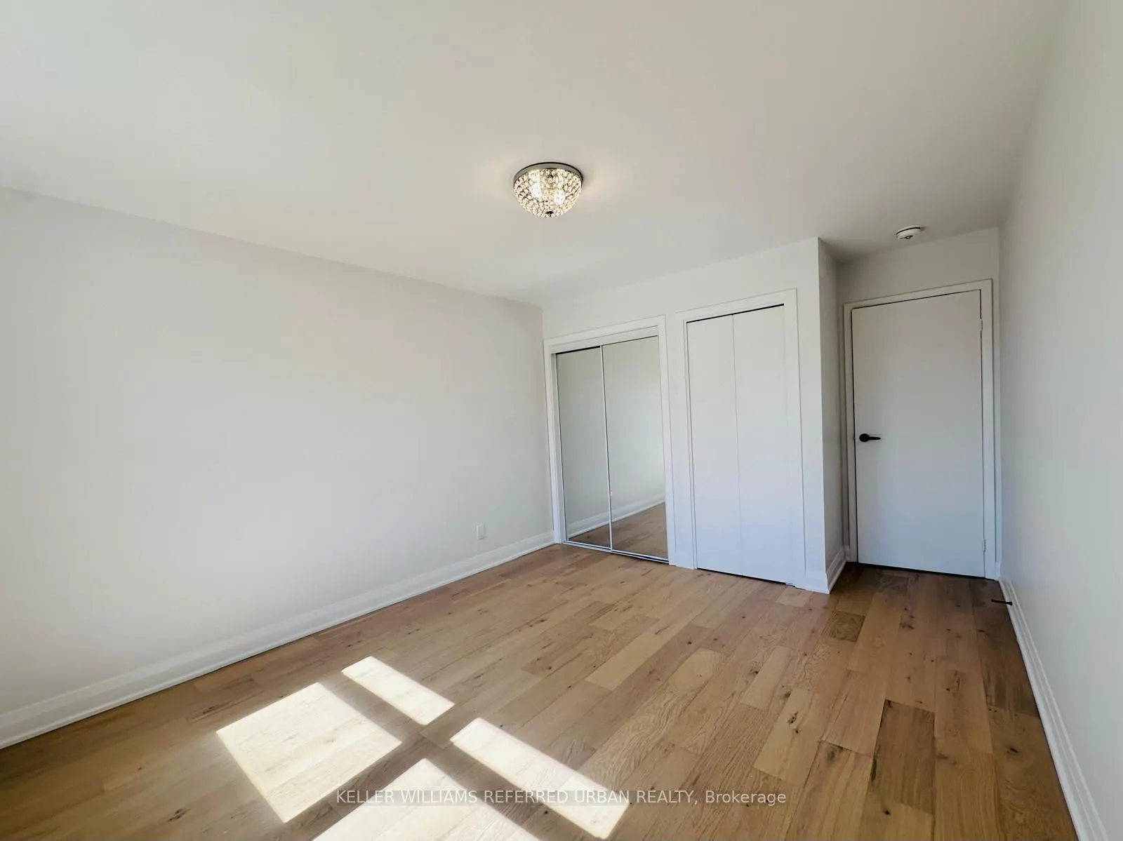 906 Marinet Crescent, #MAIN