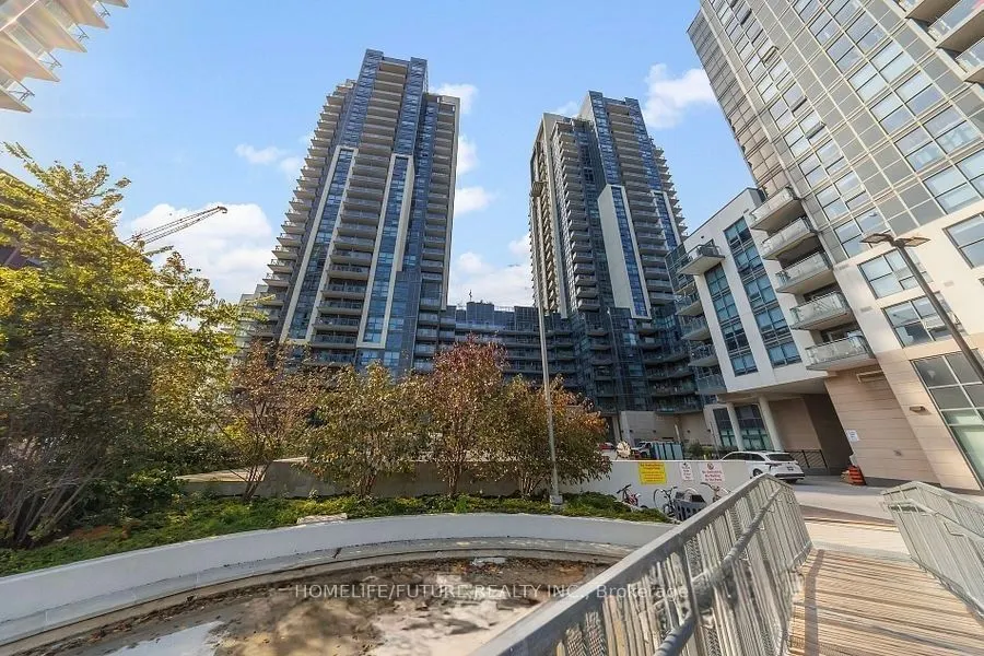 20 Meadowglen Place, #630