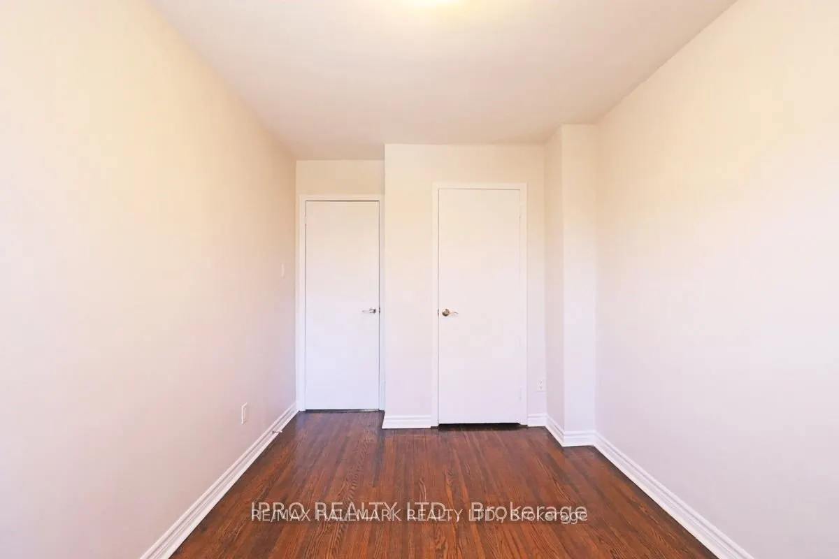 1237E Woodbine Avenue