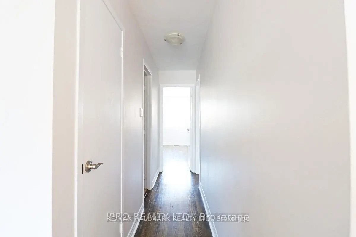 1237E Woodbine Avenue