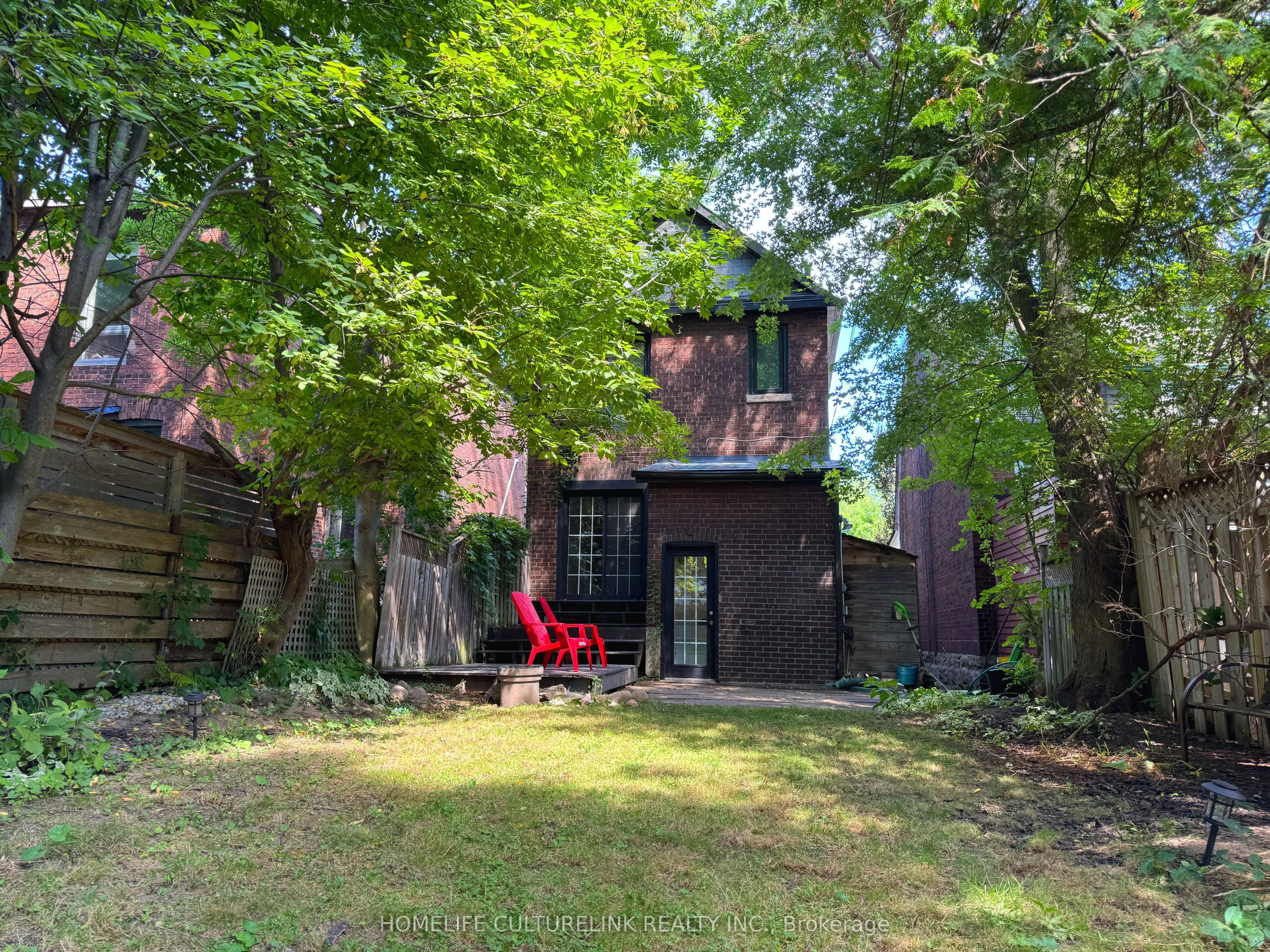 186 Ashdale Avenue