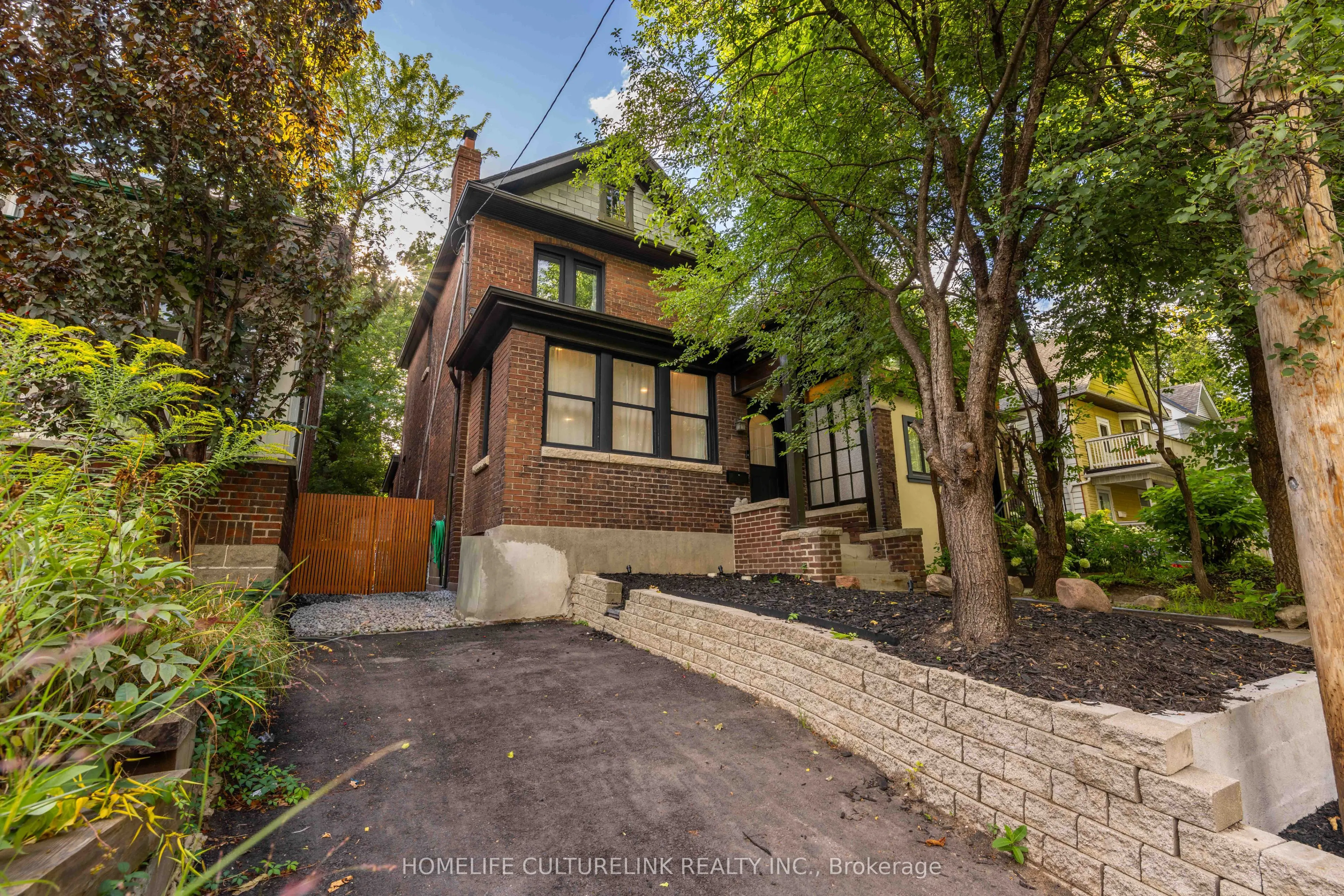 186 Ashdale Avenue