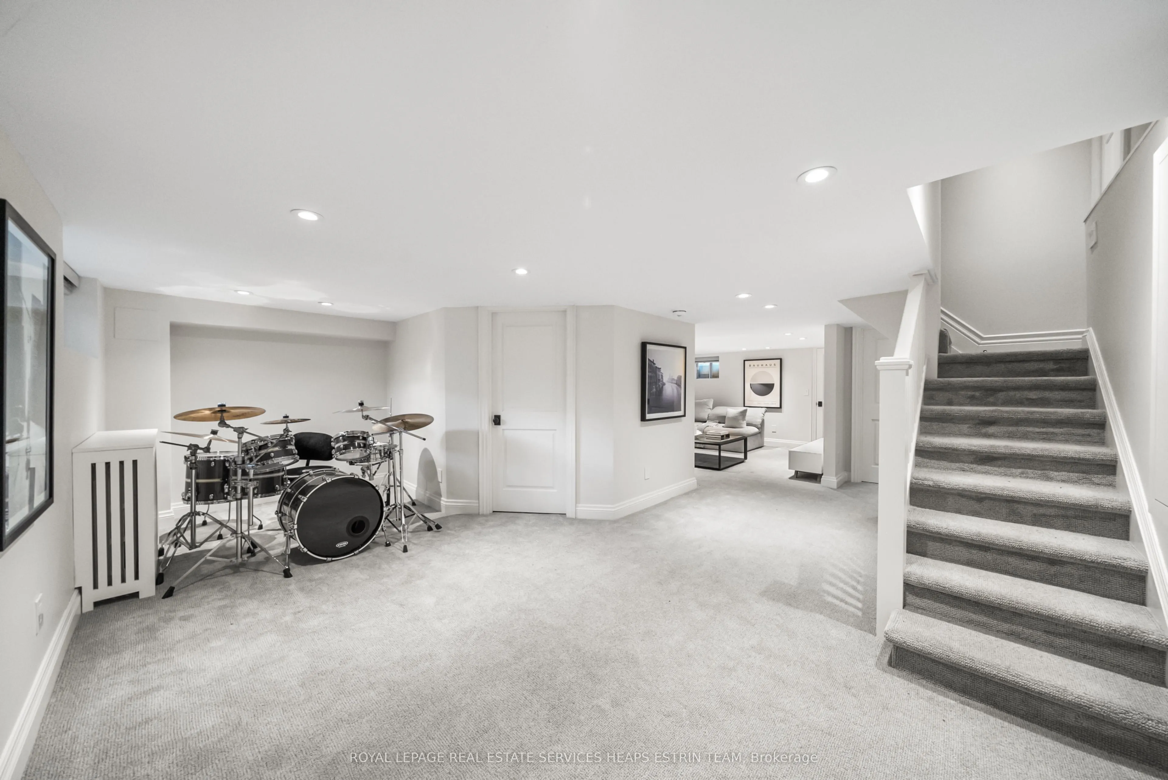 3 Hurndale Avenue