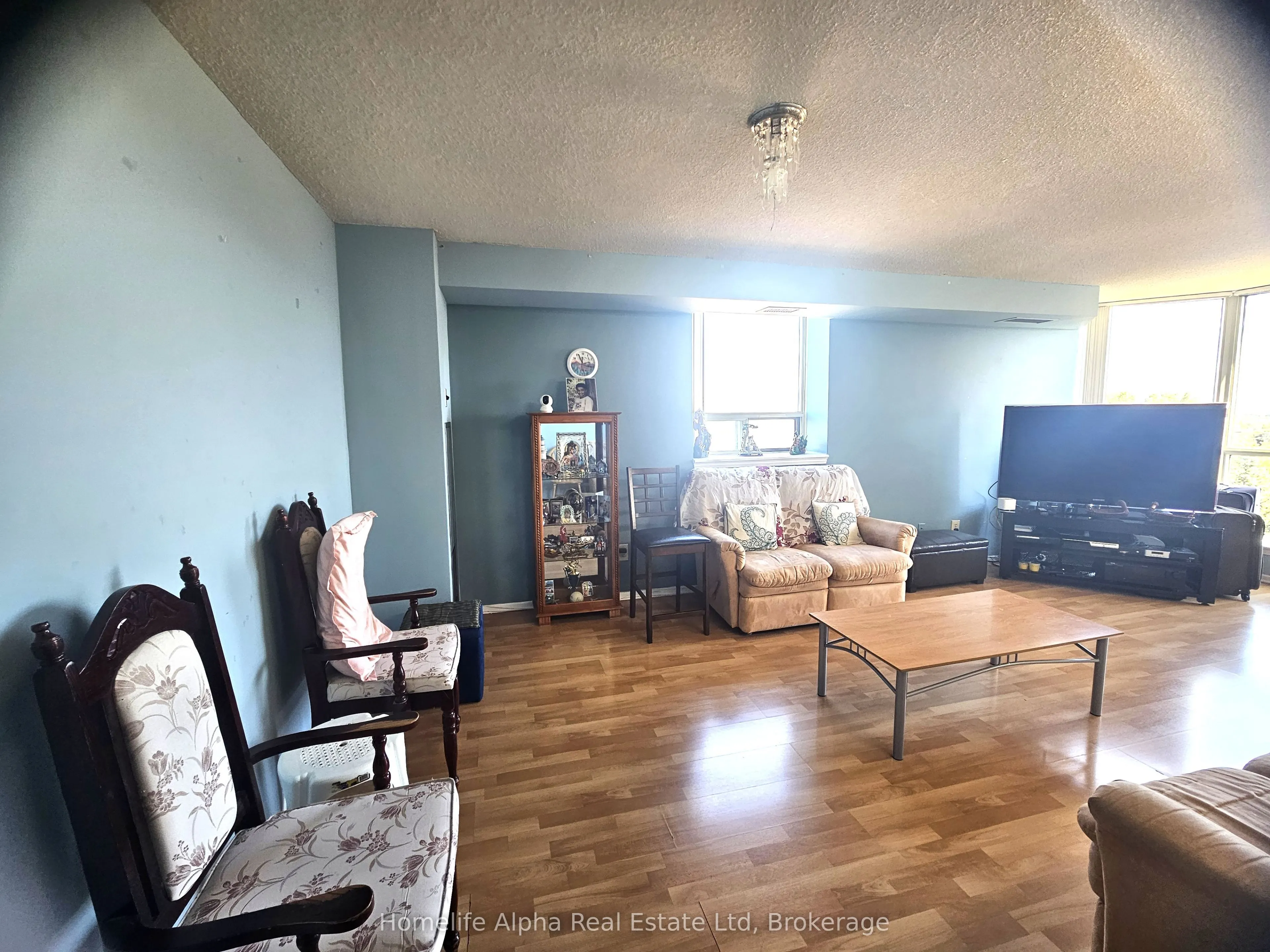 2460 Eglinton Avenue, #706