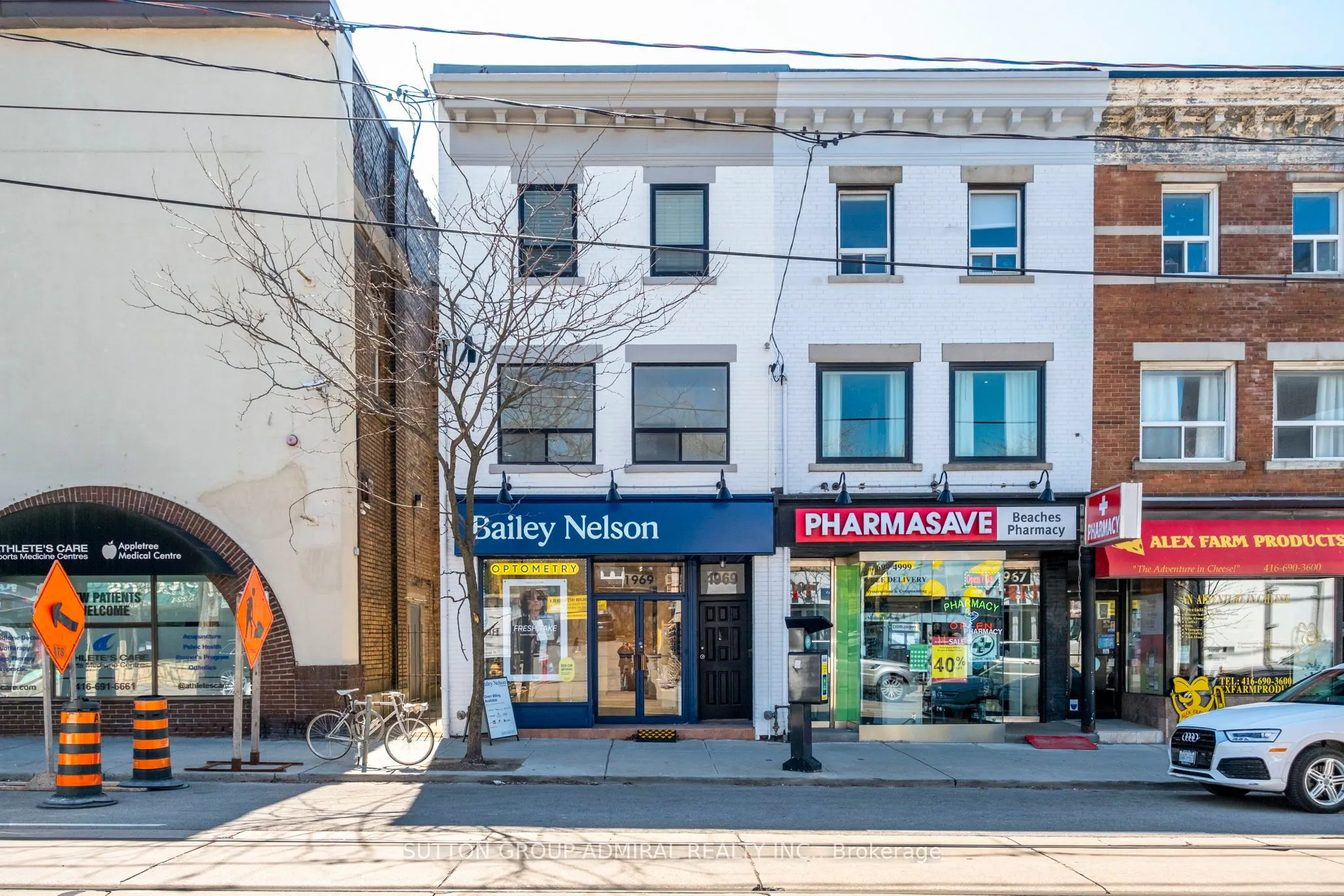 1969 queen Street E, #2