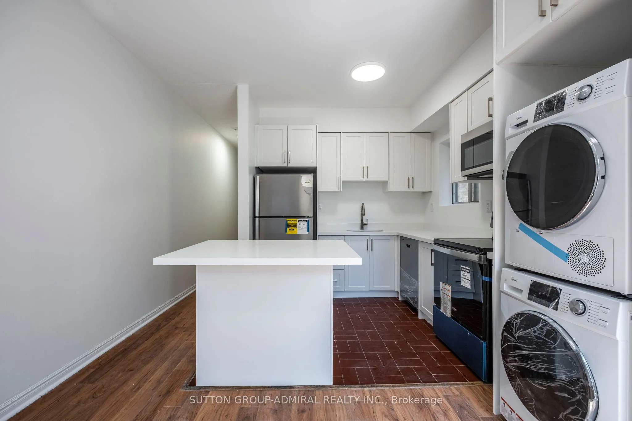 1969 queen Street E, #2