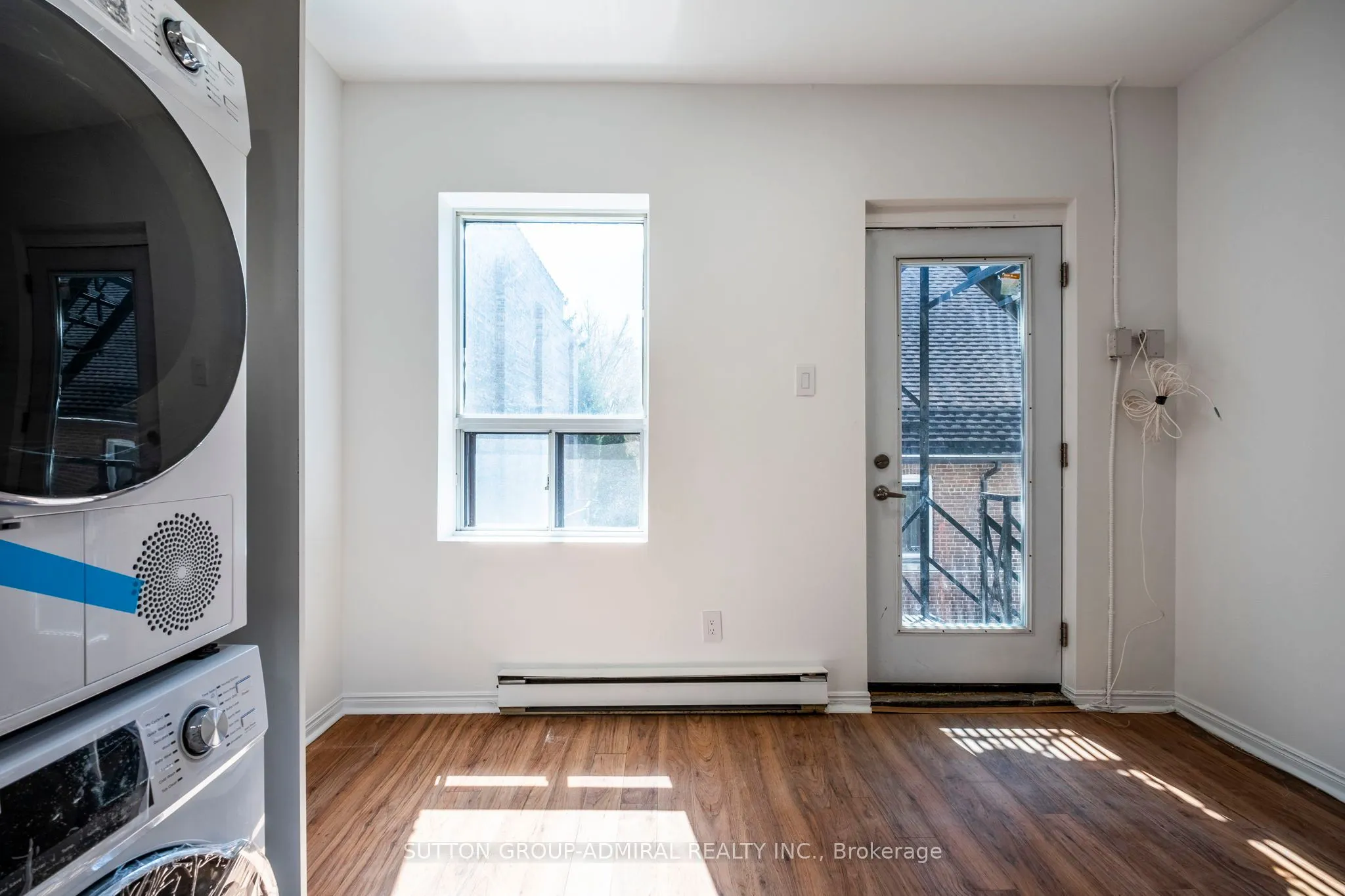 1969 queen Street E, #2