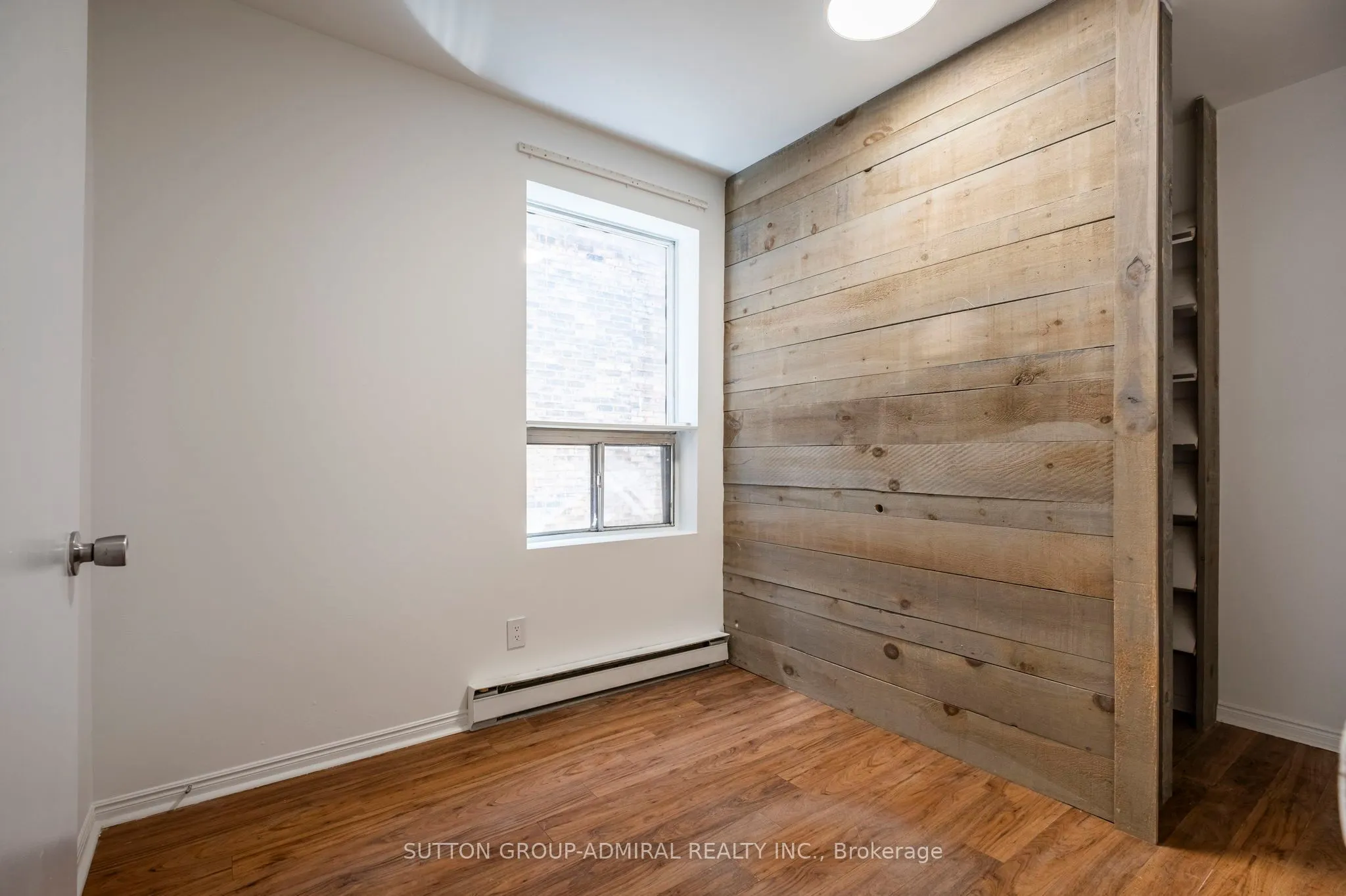 1969 queen Street E, #2