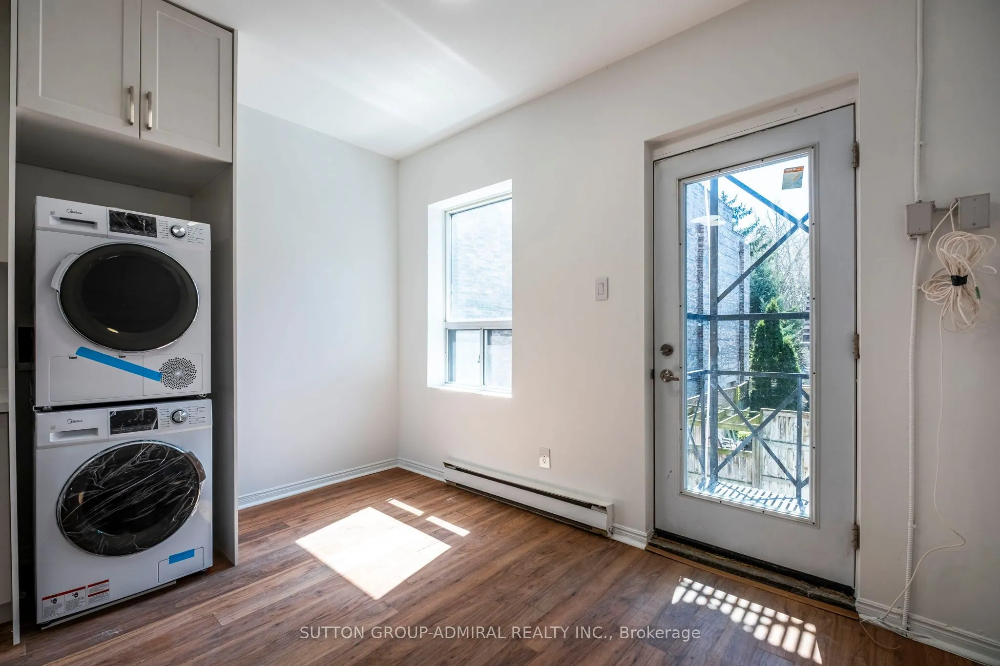 1969 queen Street E, #2