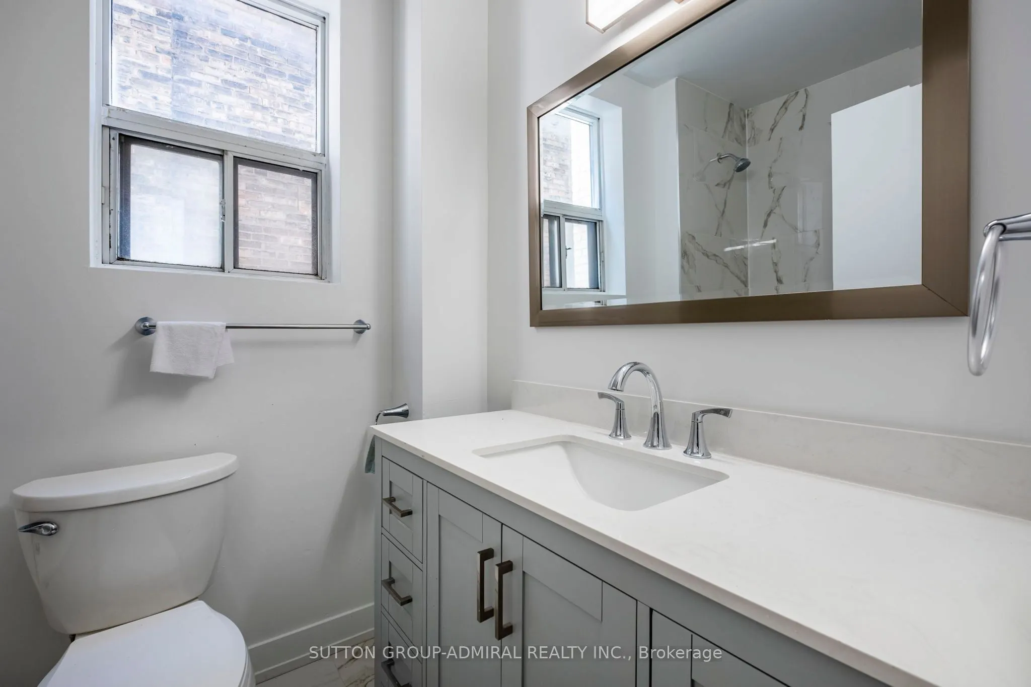 1969 queen Street E, #2