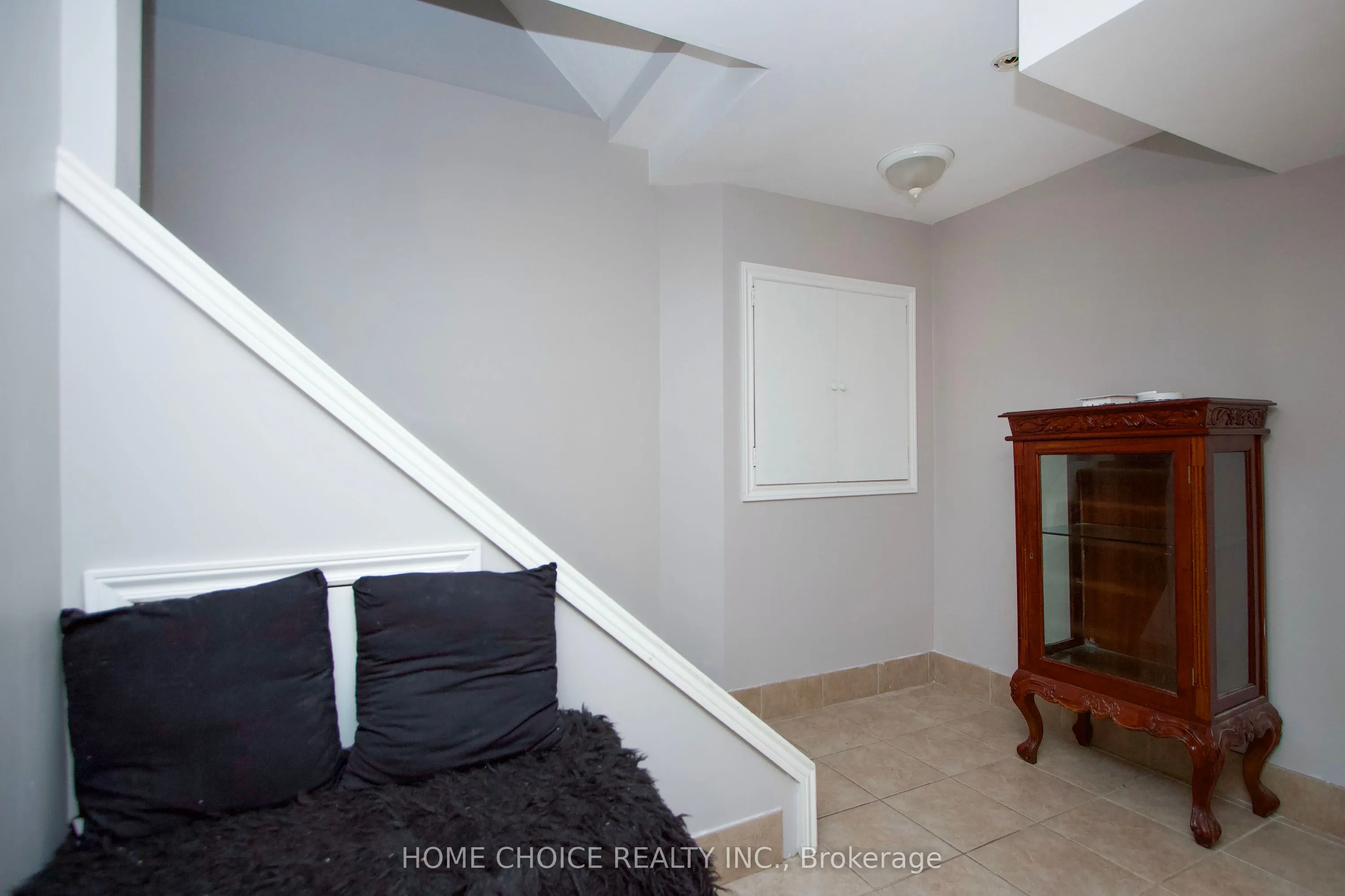 56 Ivory Court