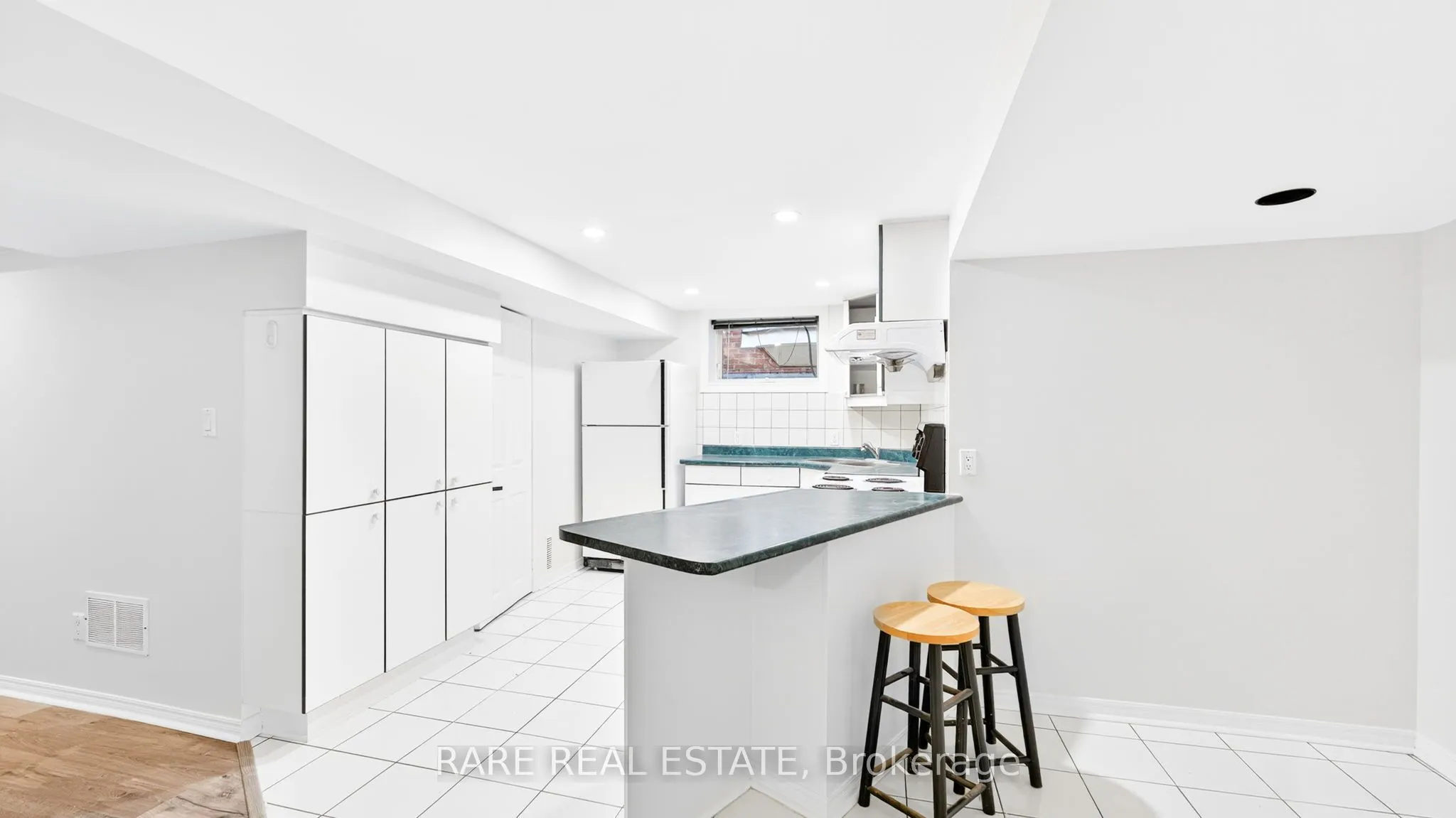 6 Carmichael Drive