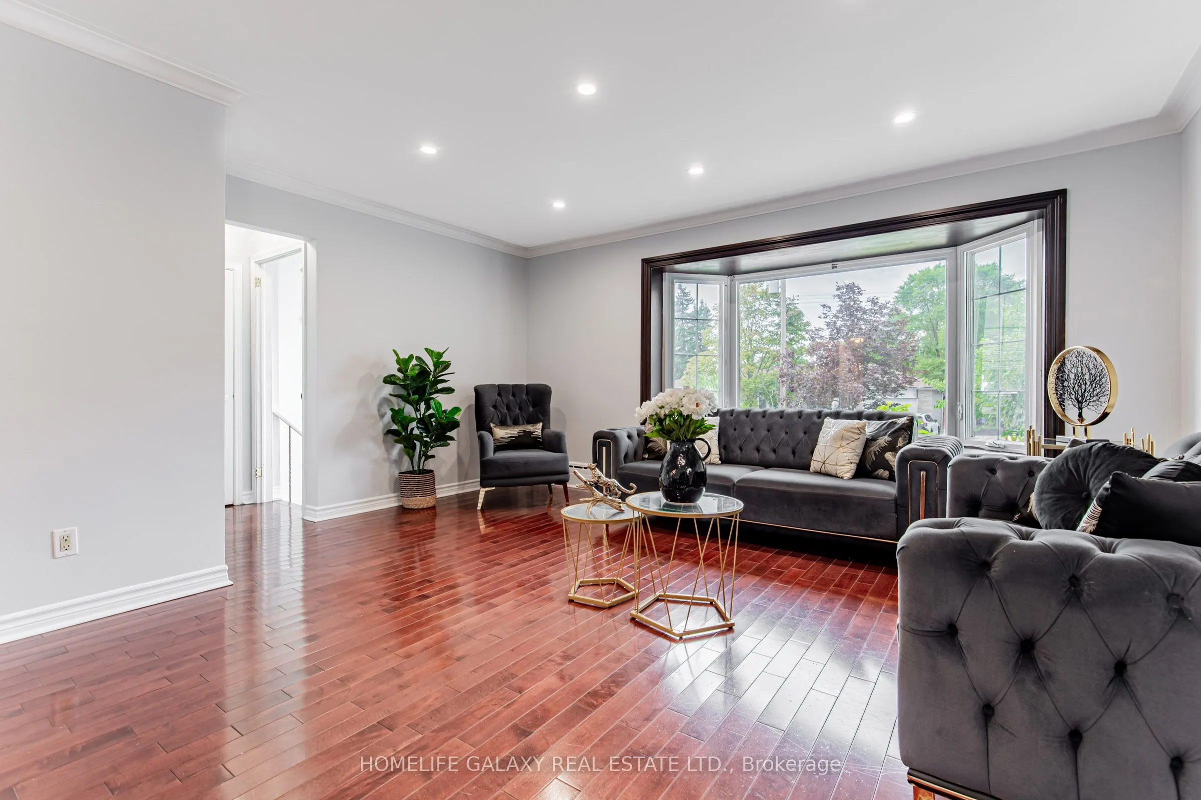 43 Larkhall Avenue