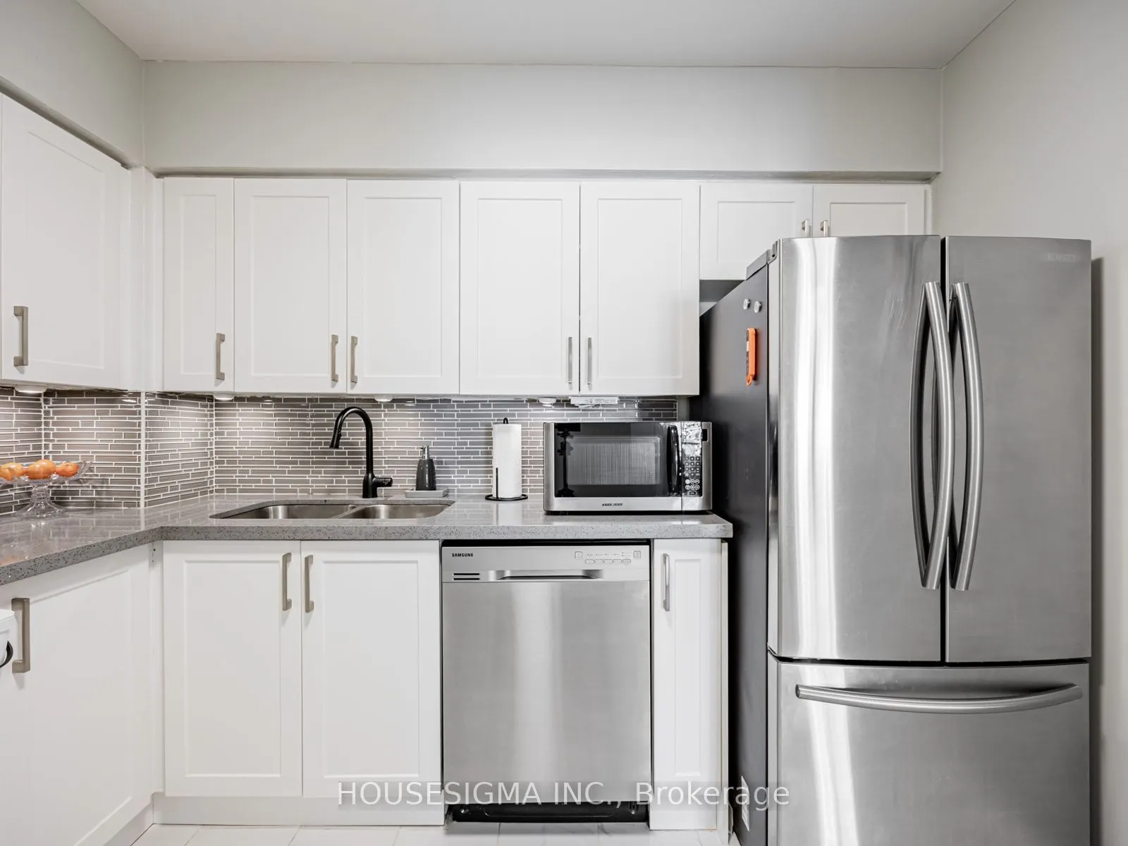 39 Kimbercroft Court, #703