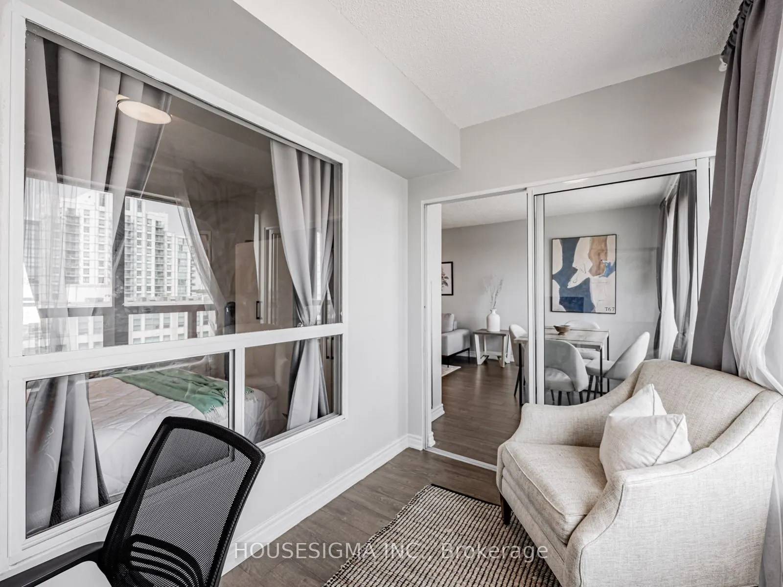 39 Kimbercroft Court, #703
