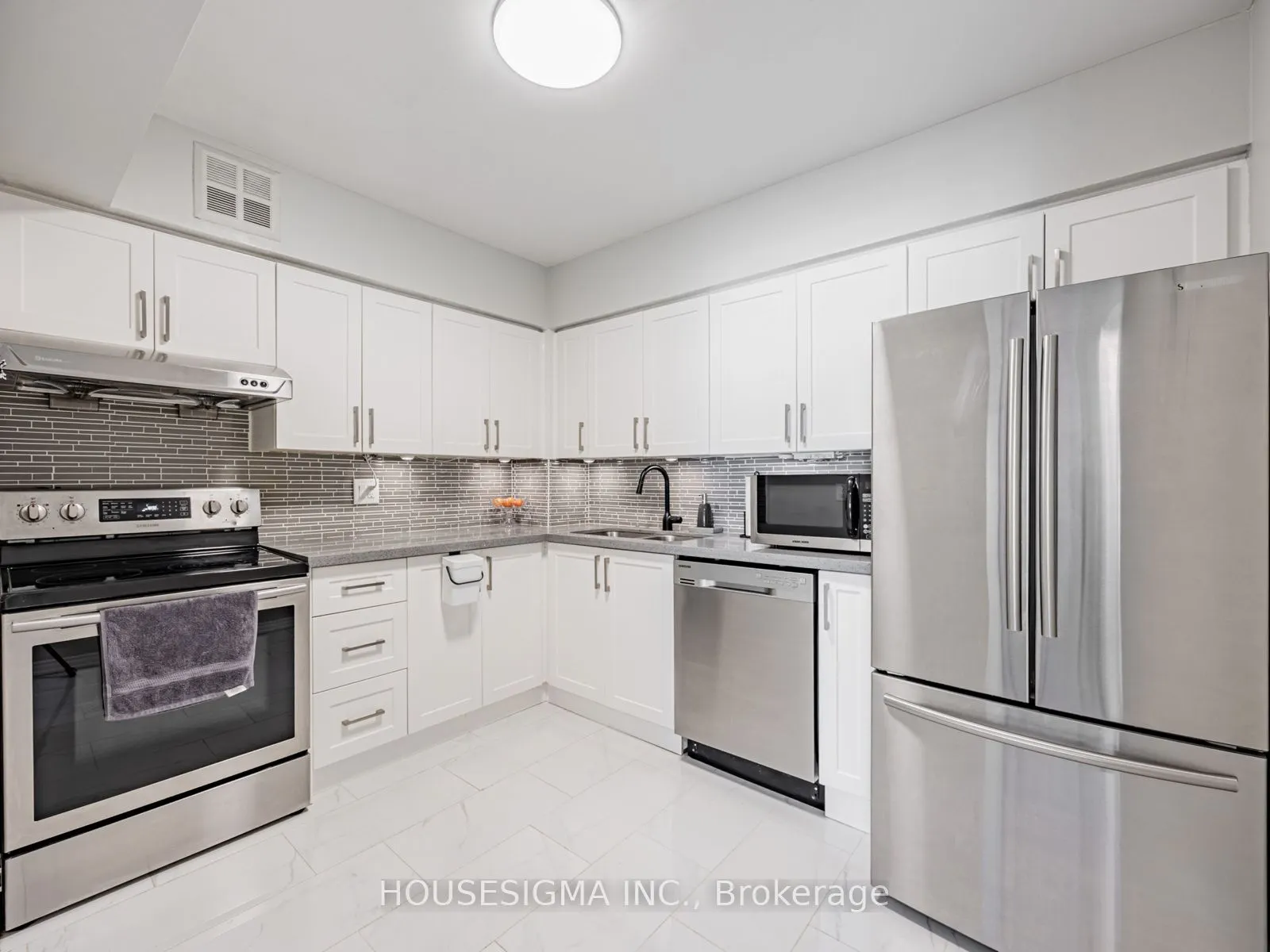 39 Kimbercroft Court, #703
