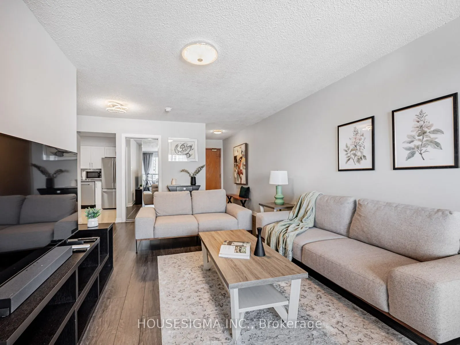 39 Kimbercroft Court, #703