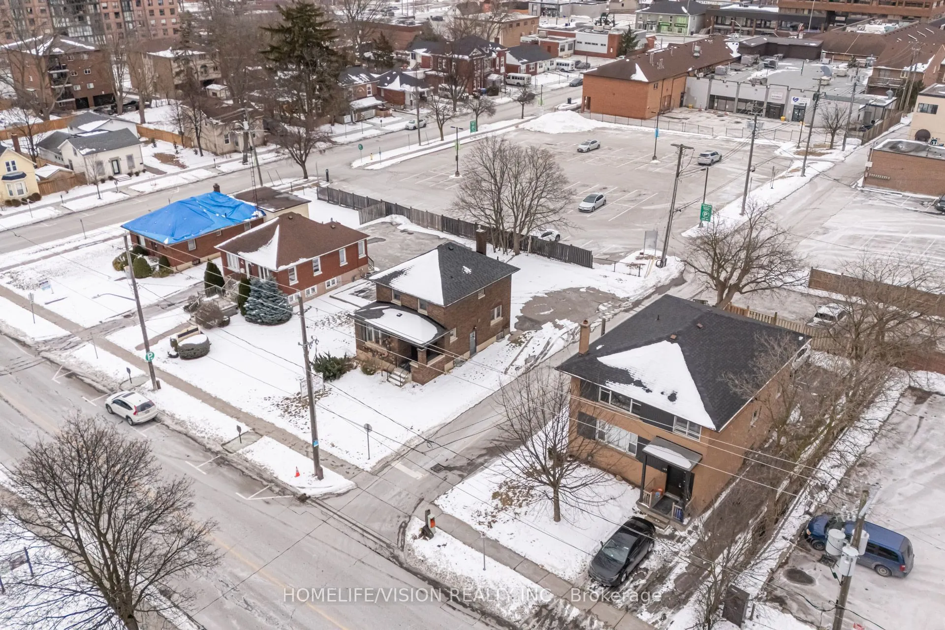 123 Mary Street E