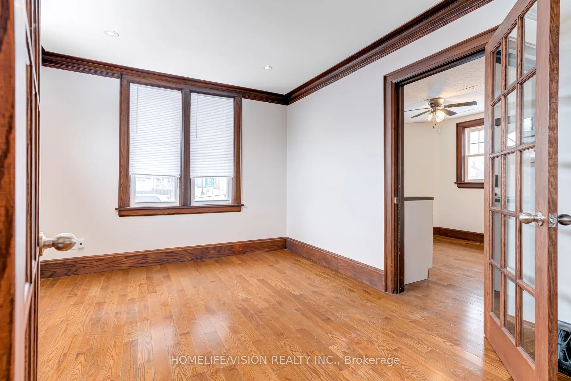 123 Mary Street E