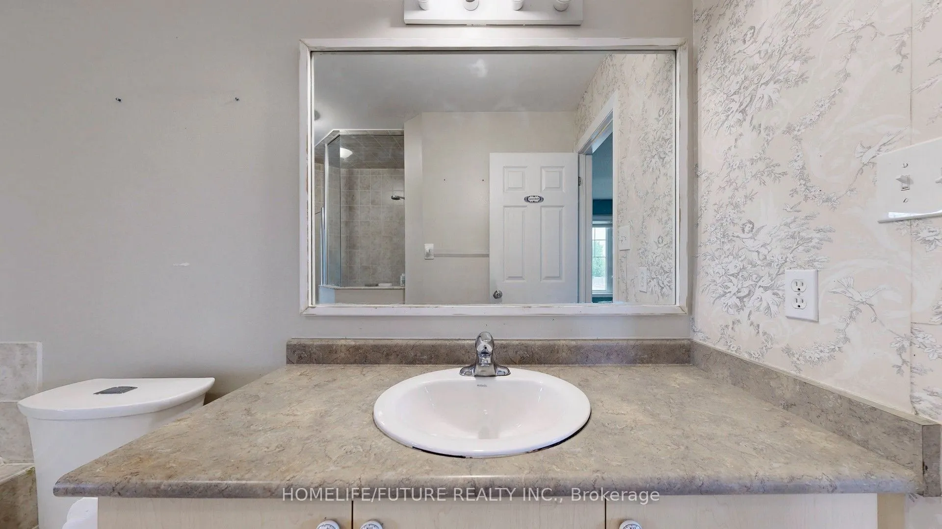 571 Longworth Avenue, #27