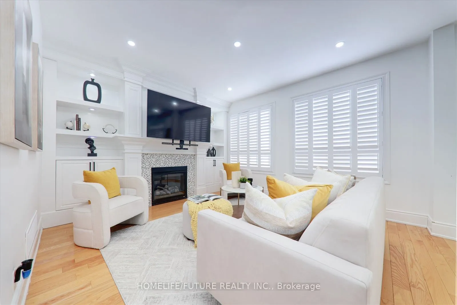 105 Blackwell Crescent