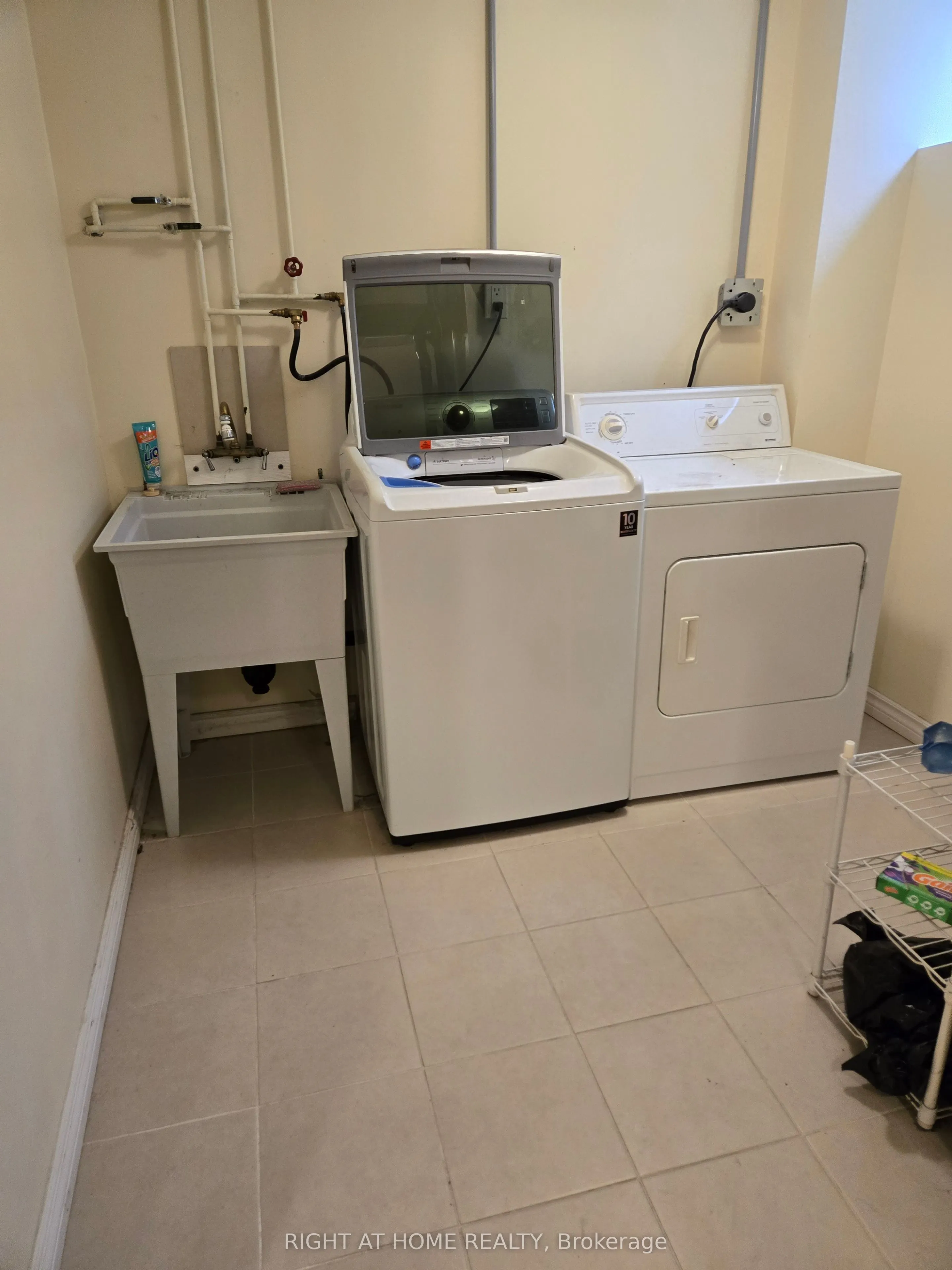 35 Hathway Drive, #Main