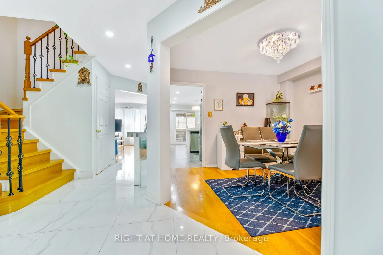 25 FIELDNEST Crescent