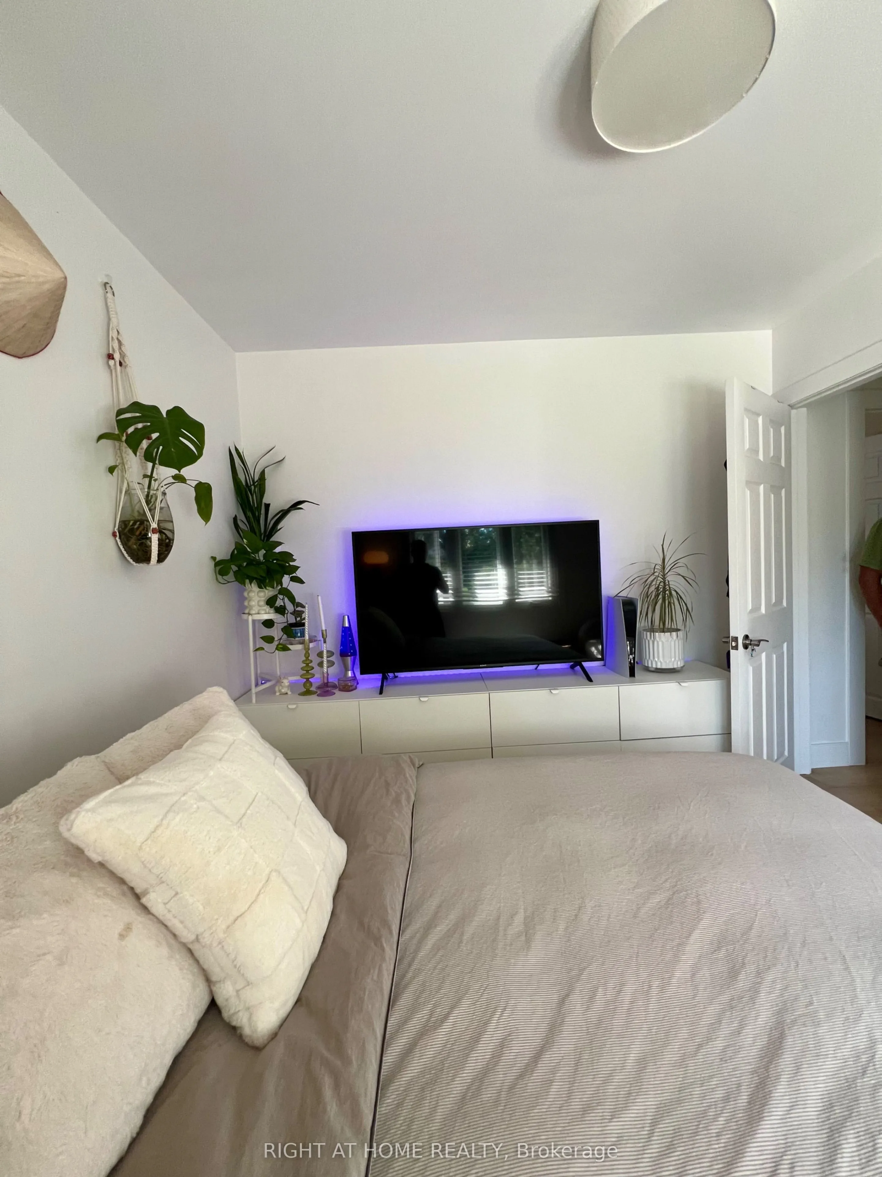 2 Richbourne Court