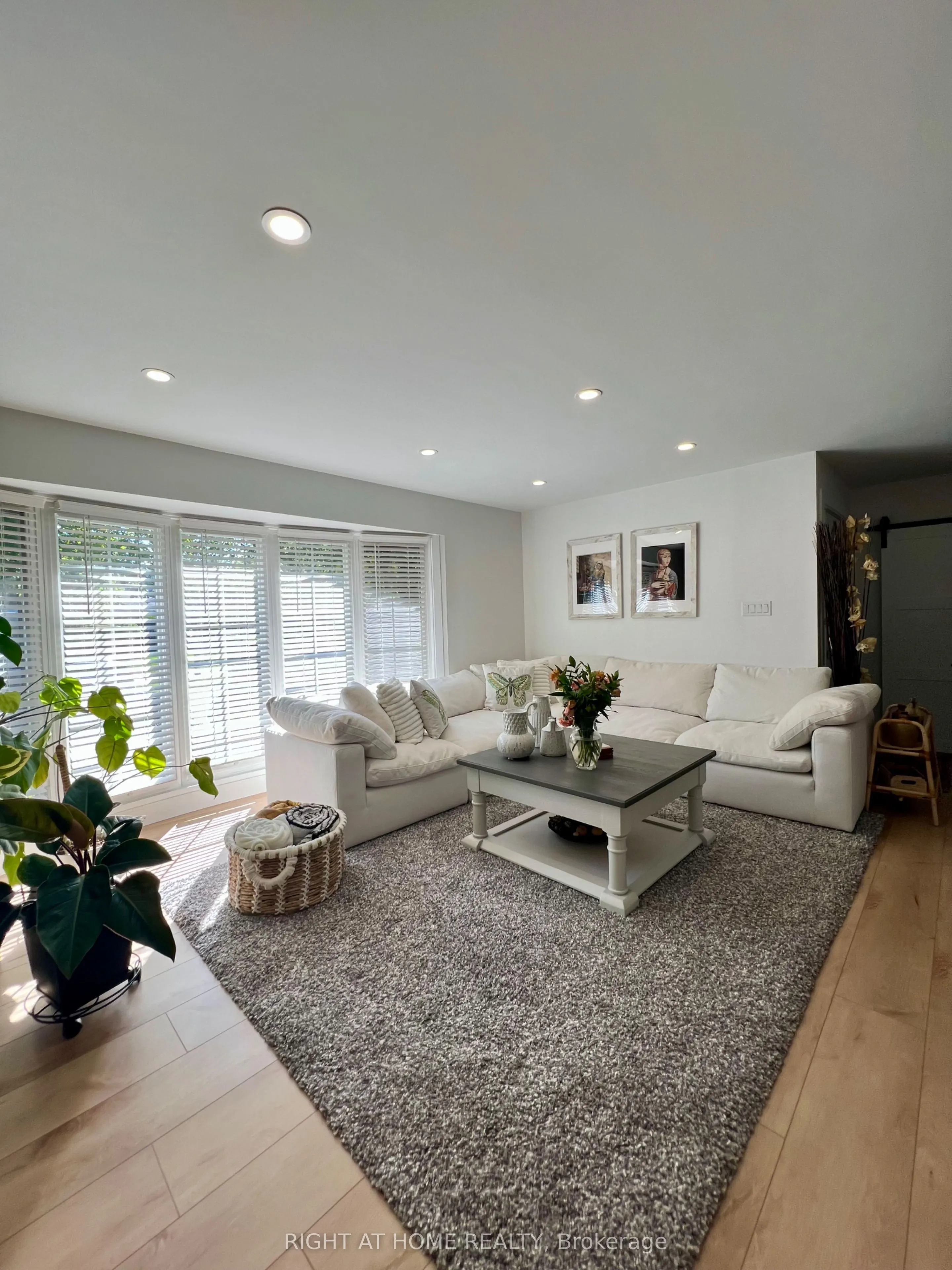 2 Richbourne Court