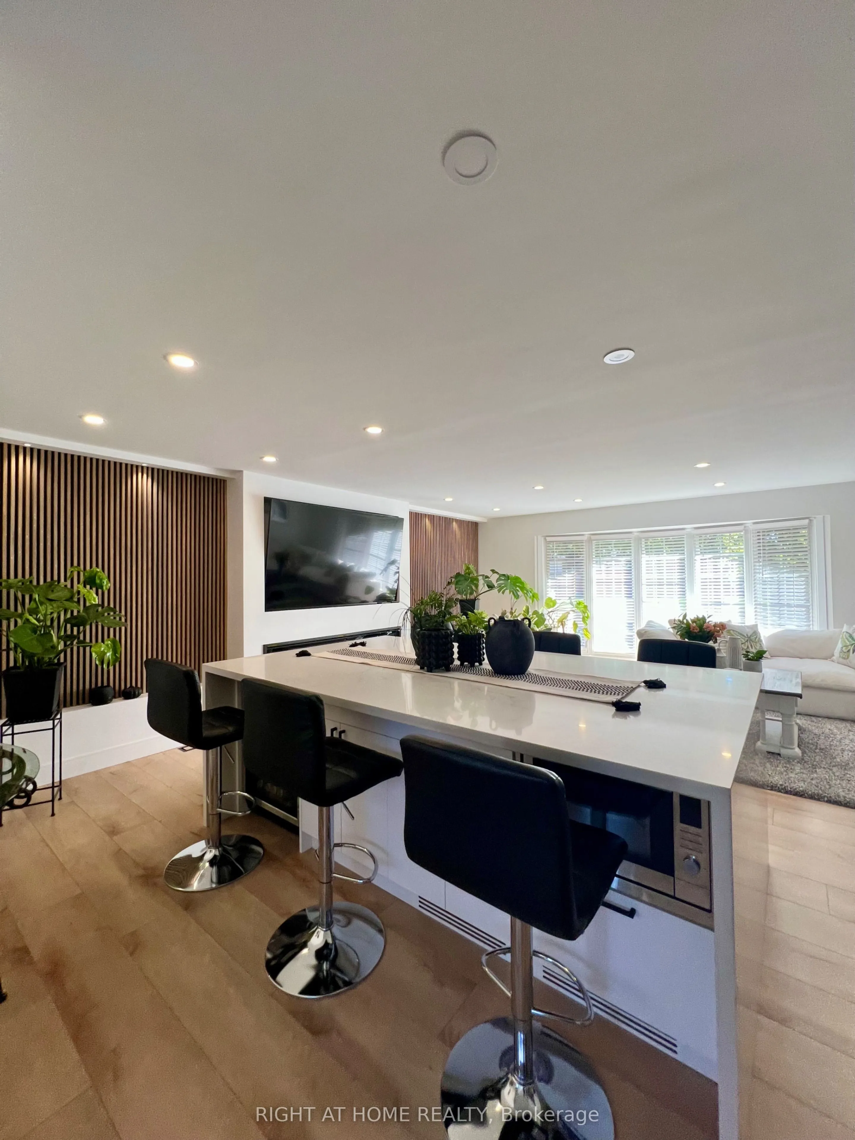 2 Richbourne Court