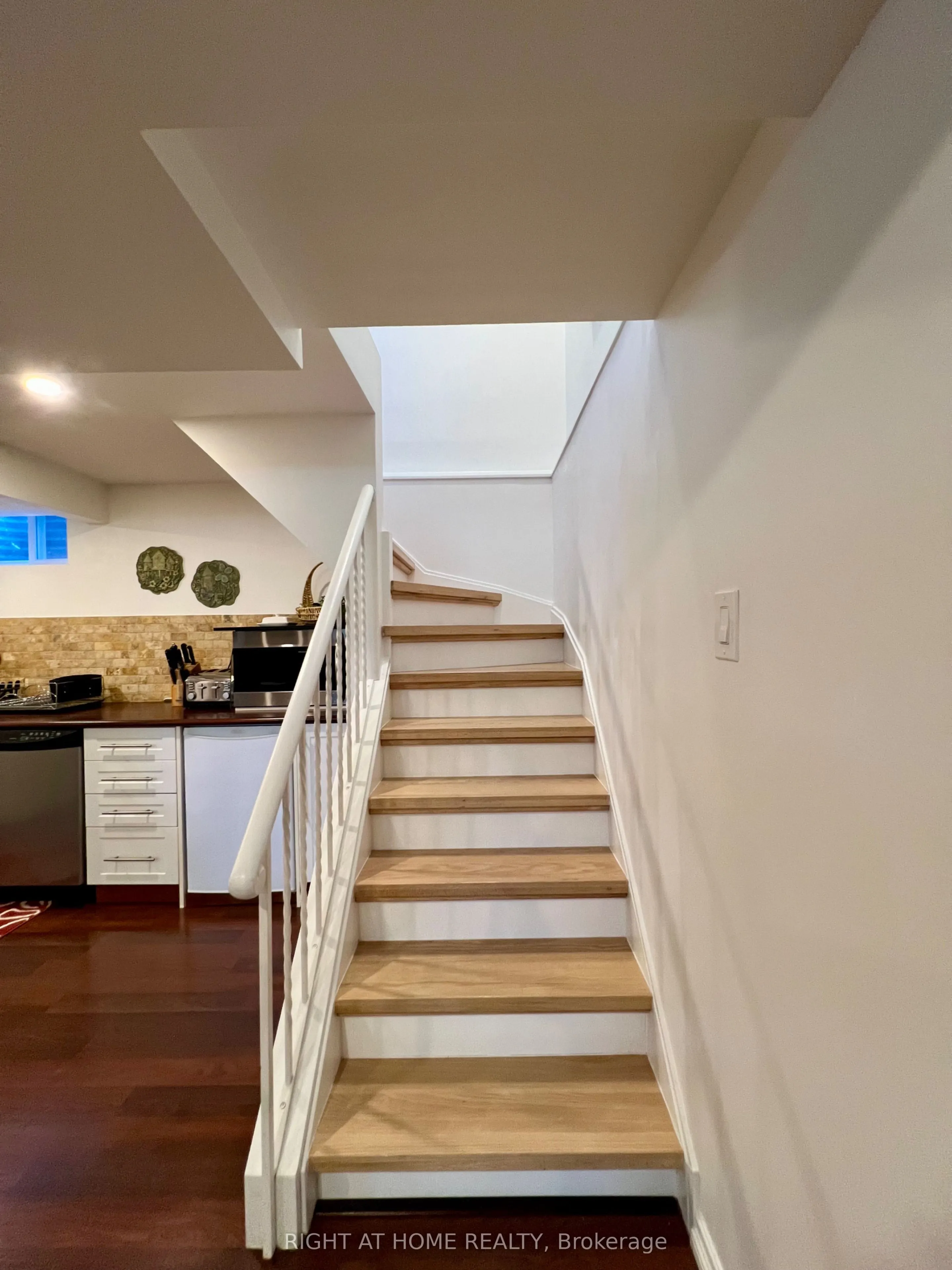 2 Richbourne Court