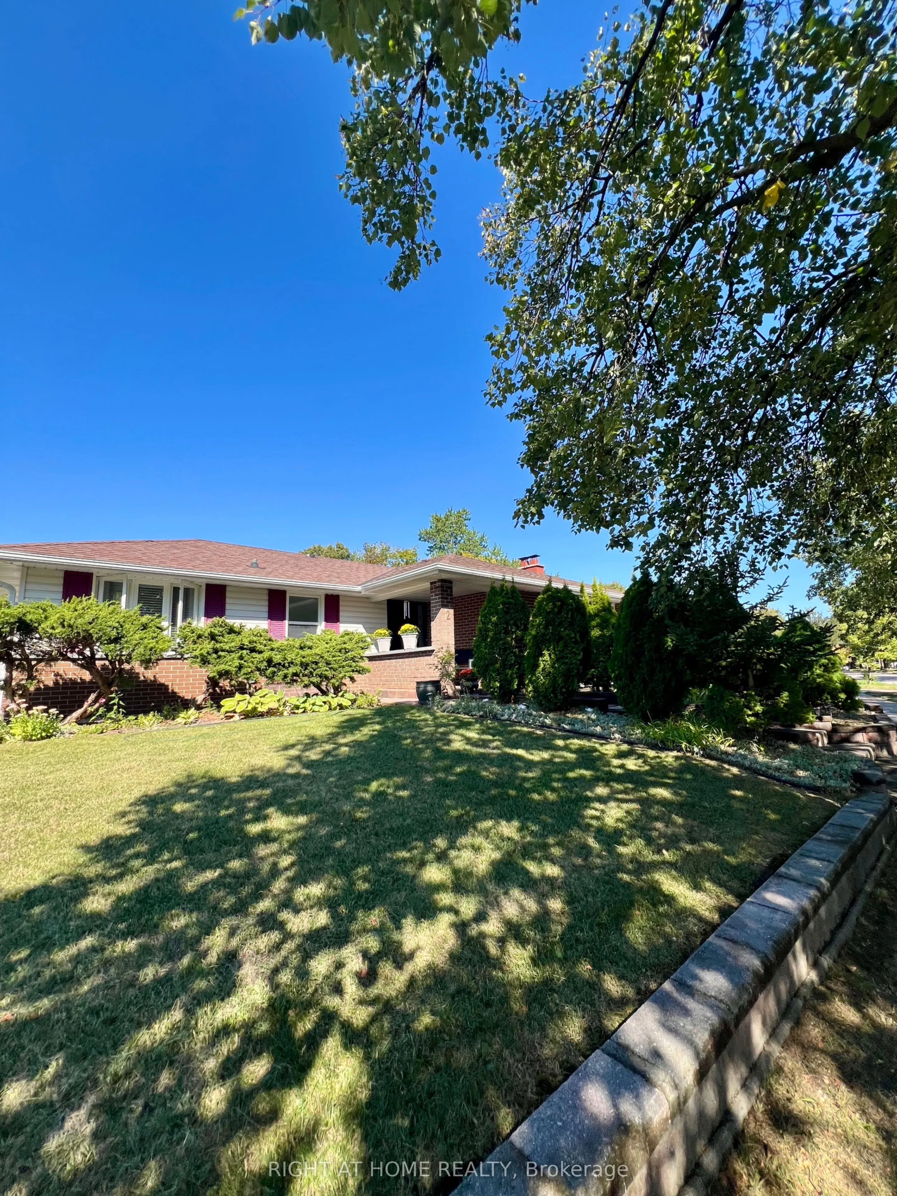 2 Richbourne Court