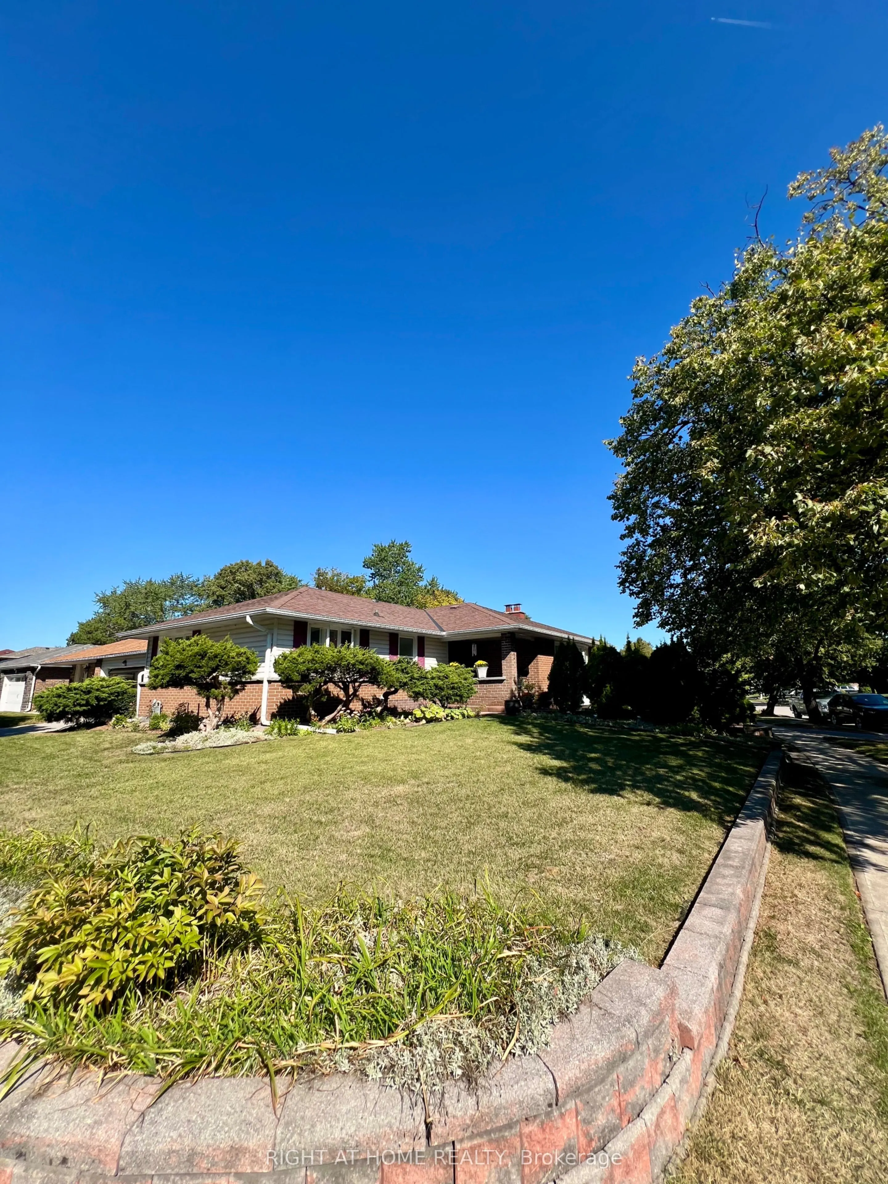 2 Richbourne Court