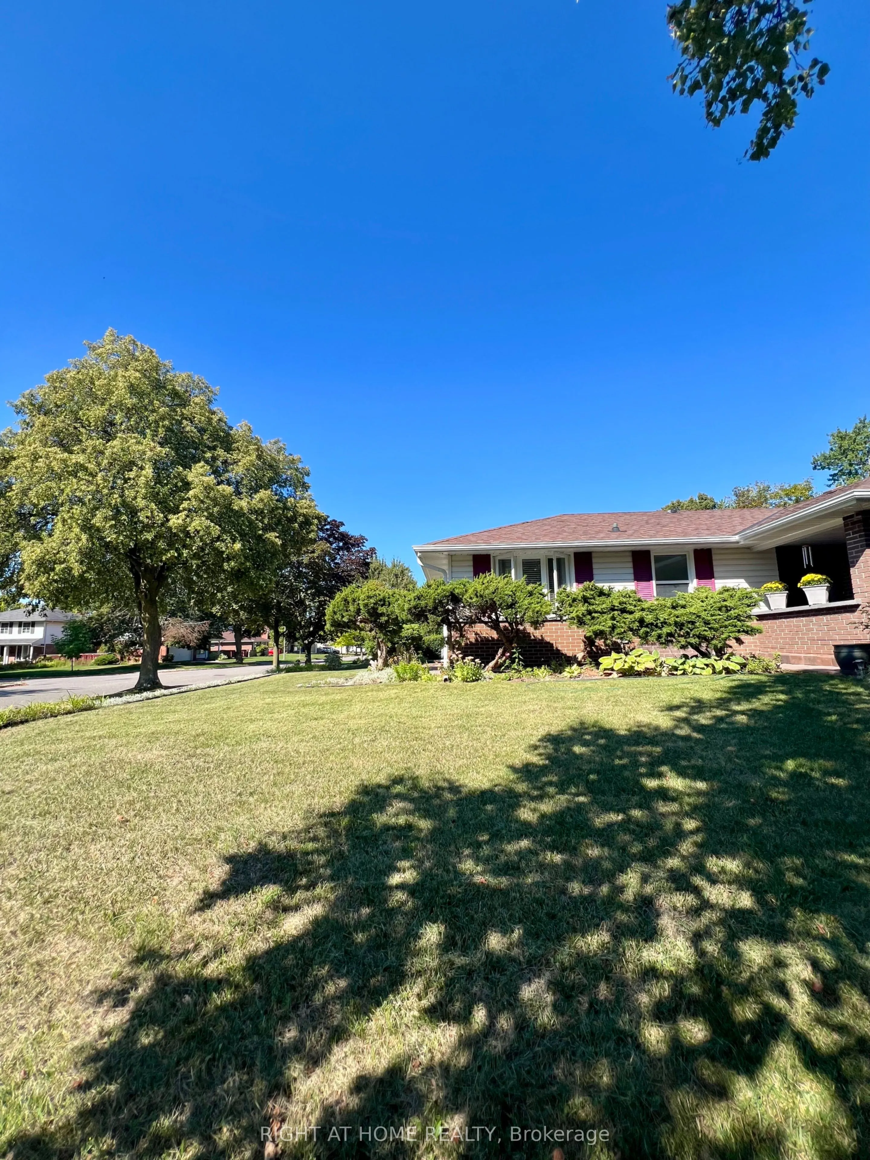2 Richbourne Court