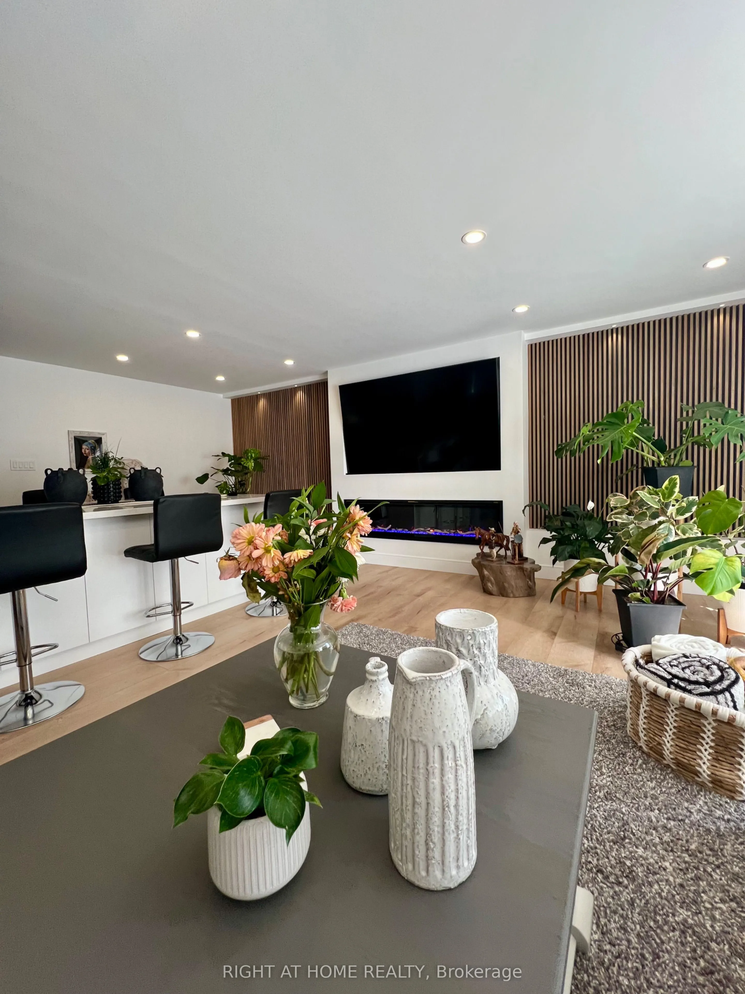 2 Richbourne Court