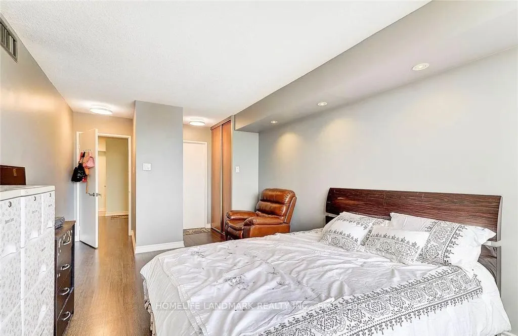 350 Alton Towers Circle, #1906
