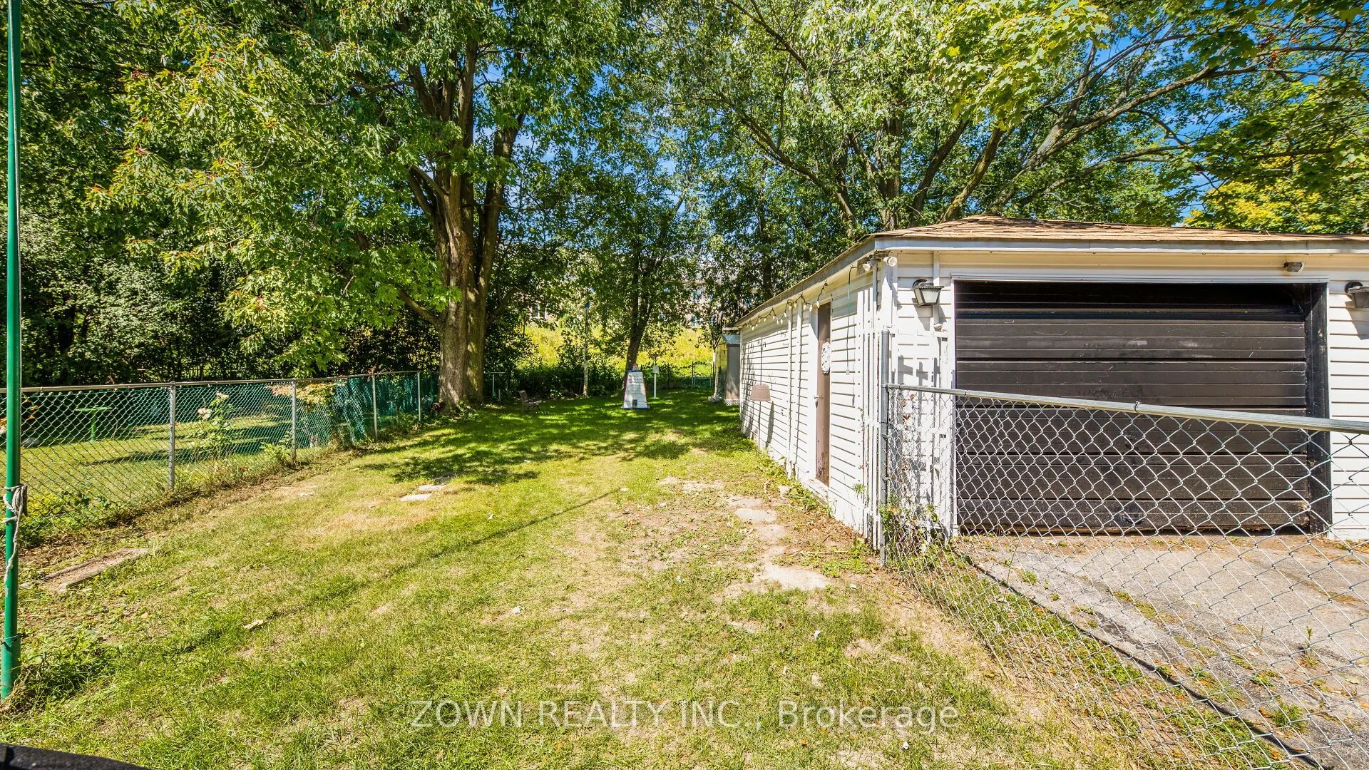 118 Chestnut Crescent