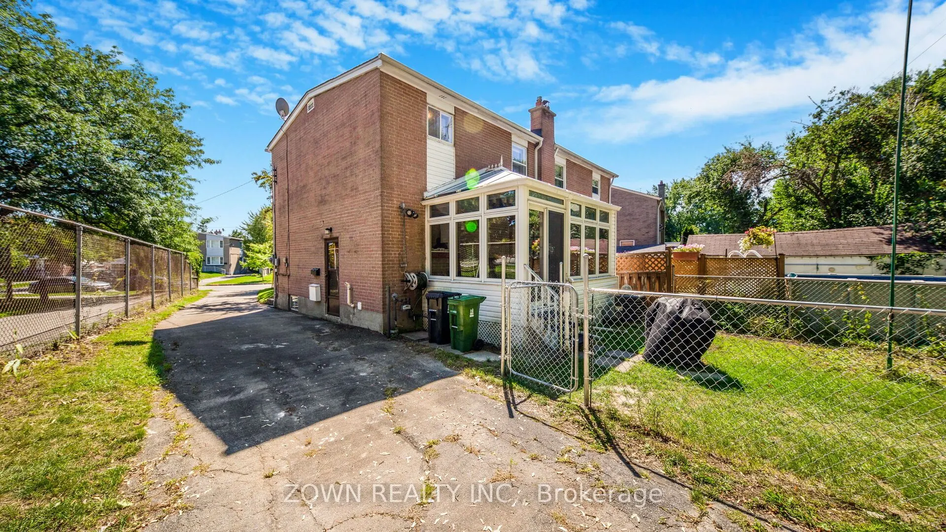 118 Chestnut Crescent