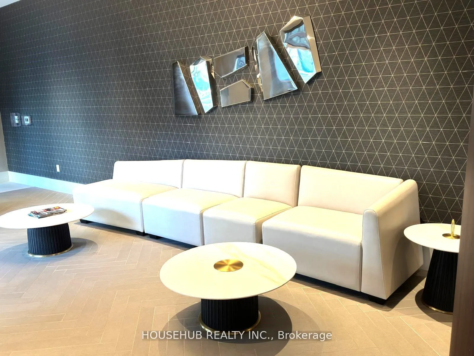 2550 Simcoe Street N, #2414