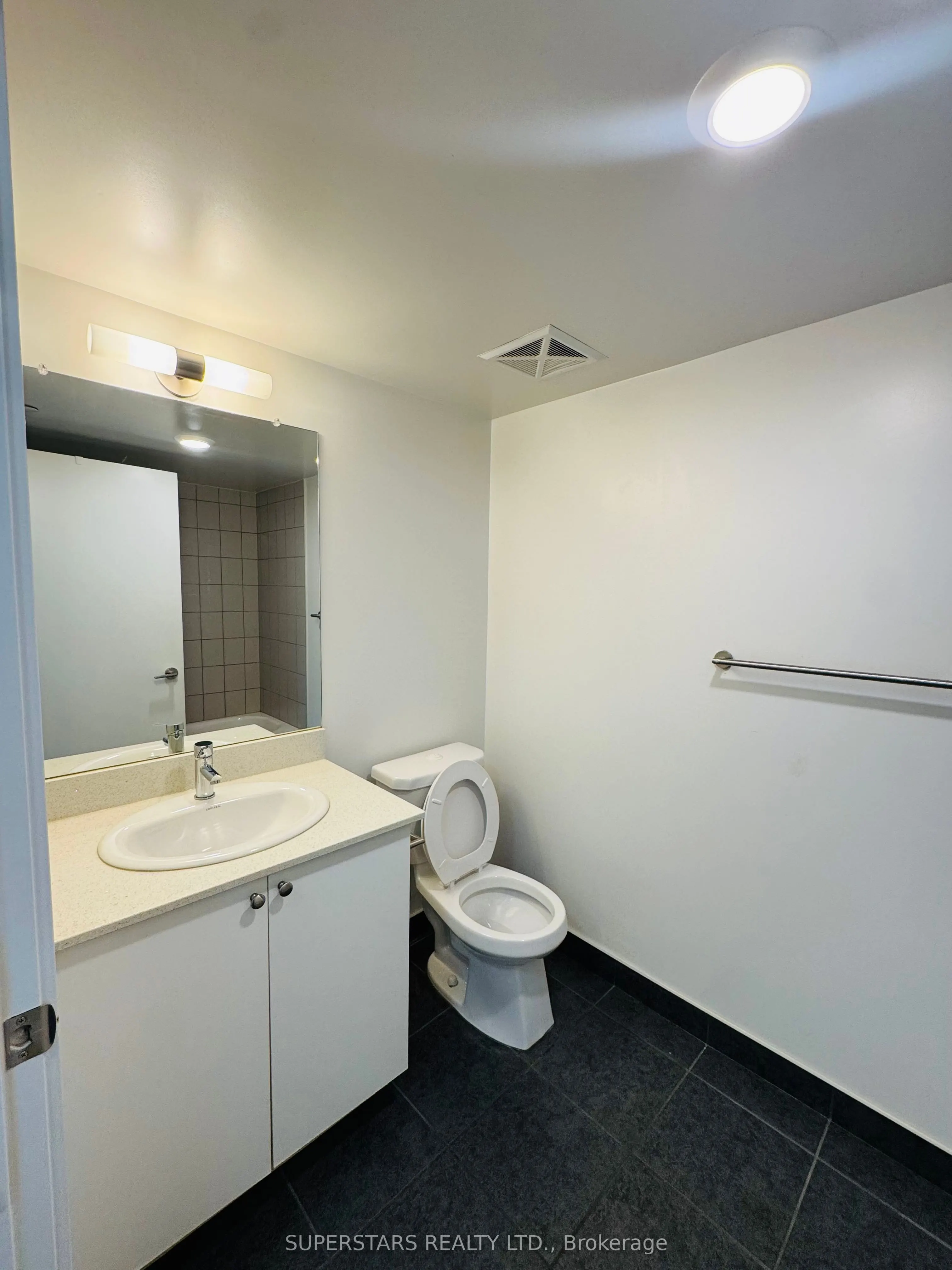 8 Trent Avenue, #1007