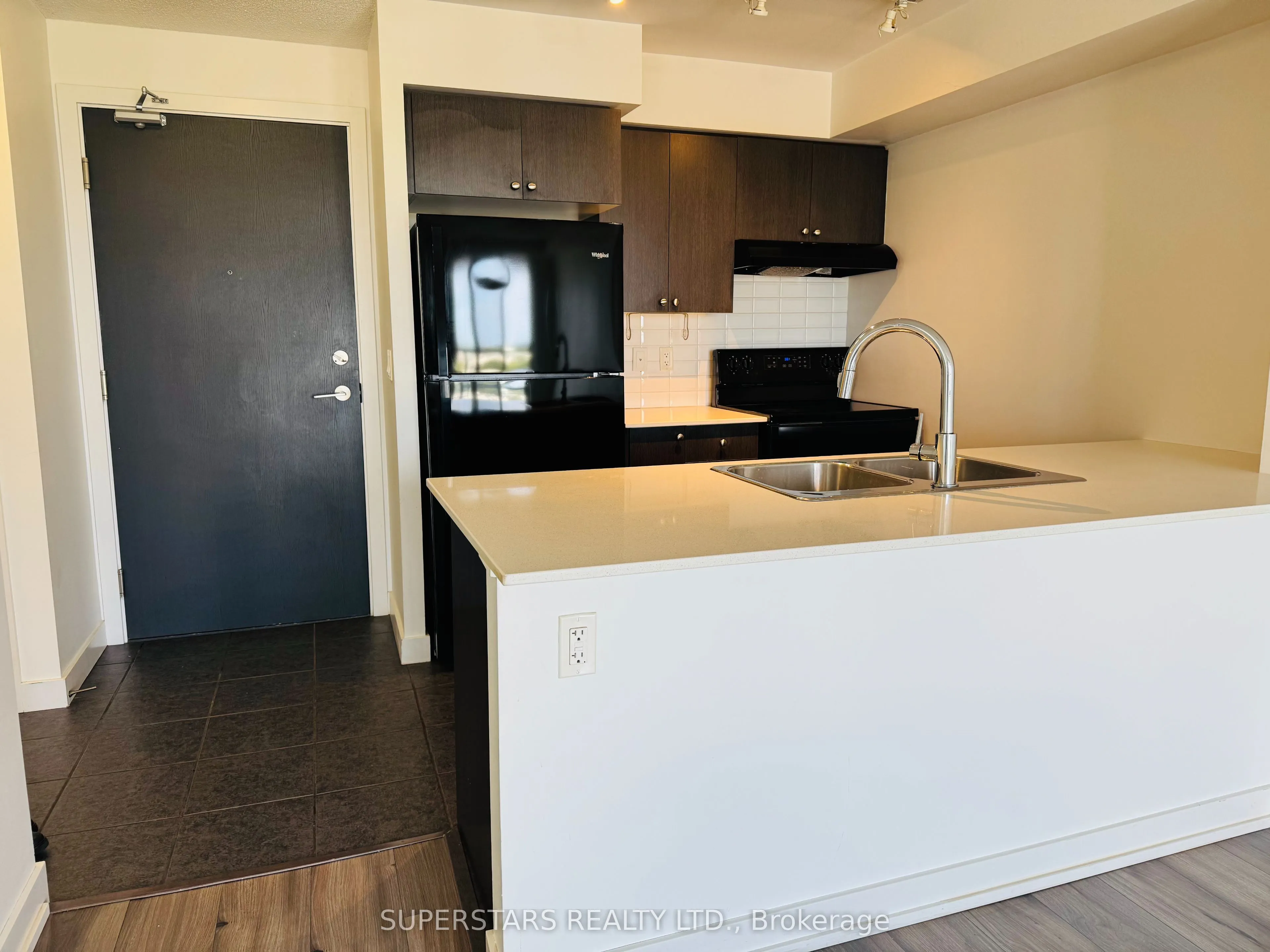 8 Trent Avenue, #1007