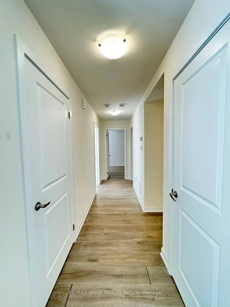 1695 Dersan Street, #906