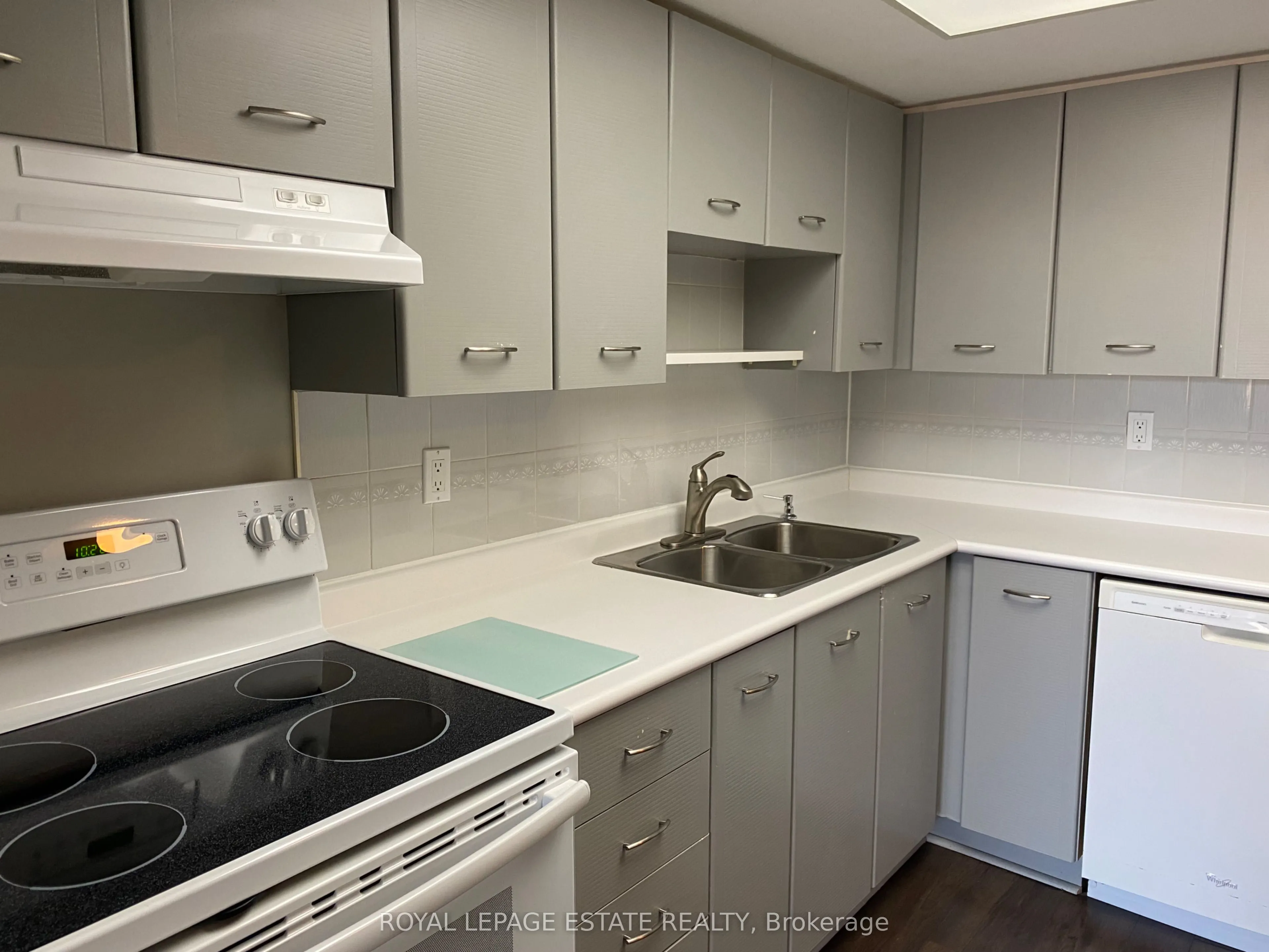 1091 Kingston Road, #420