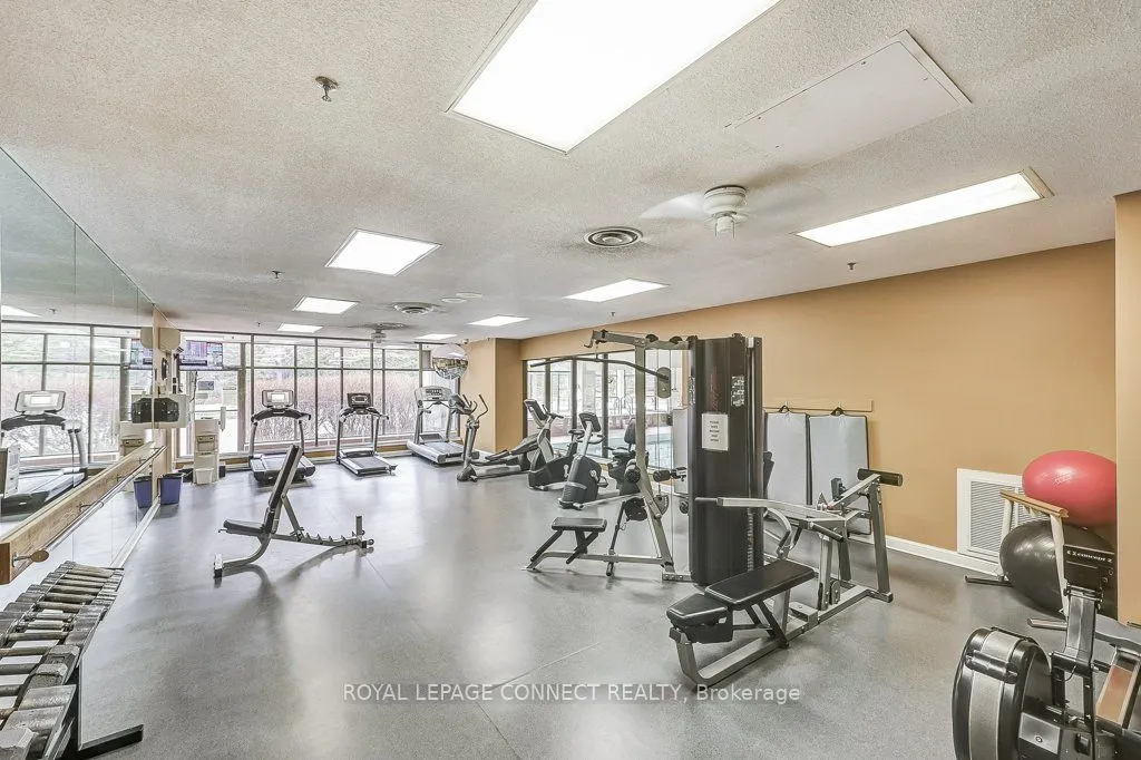1890 Valley Farm Road, #901