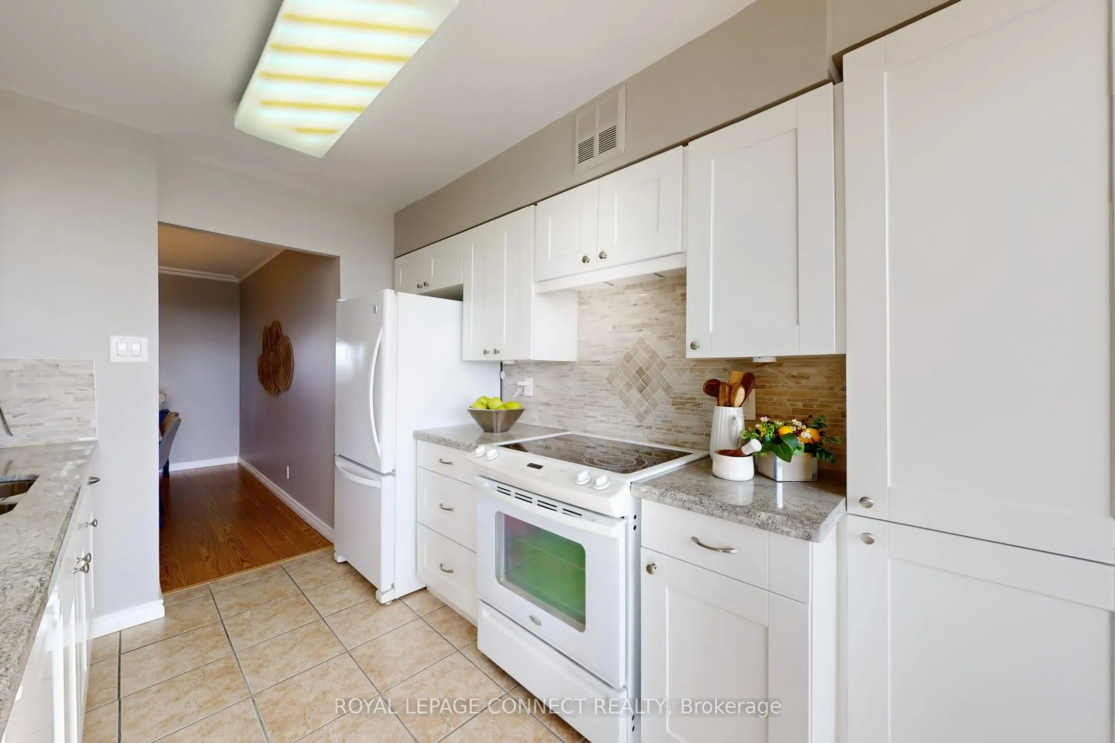 1890 Valley Farm Road, #901