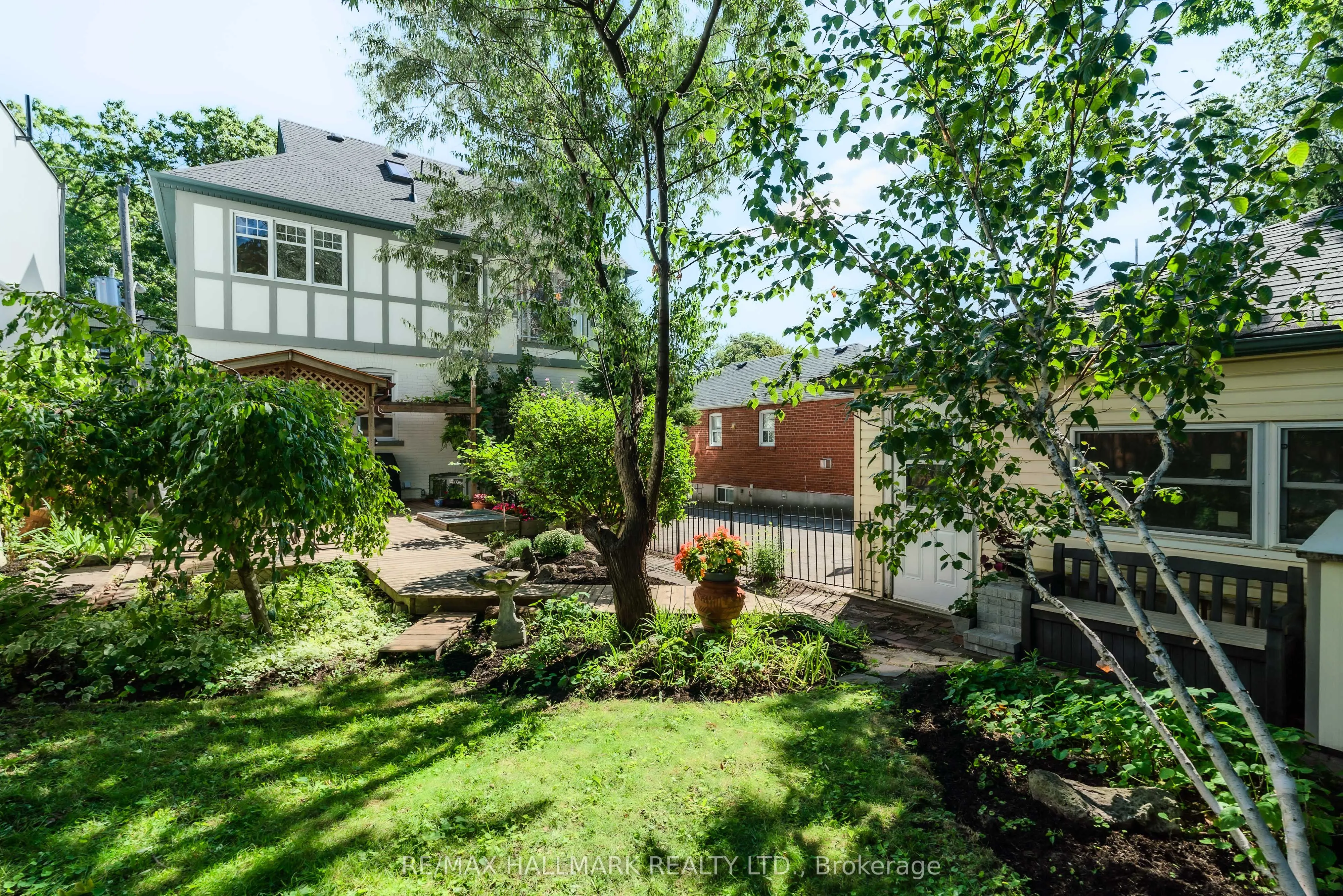 16 Haig Avenue